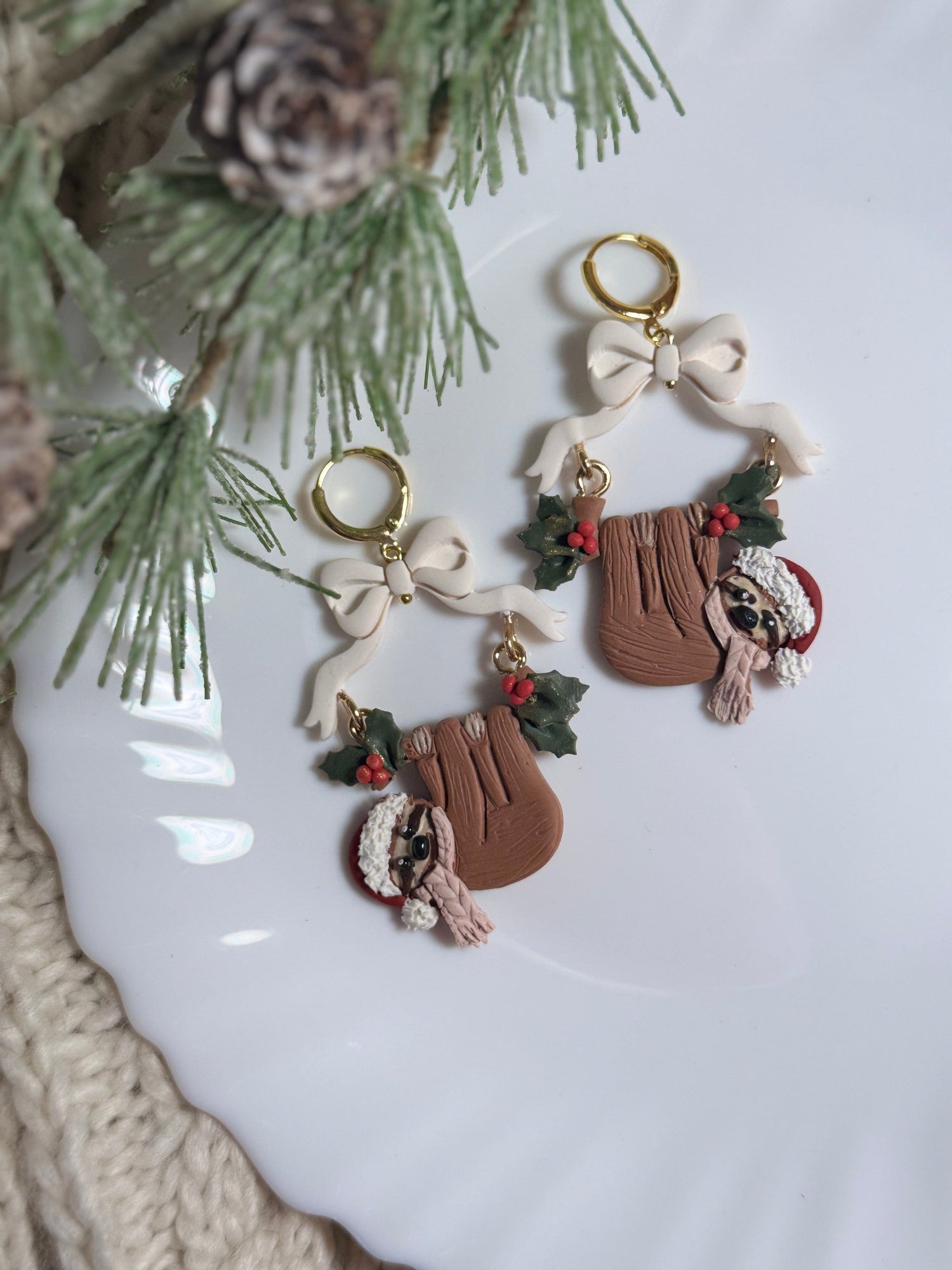 Christmas Sloths With Bows