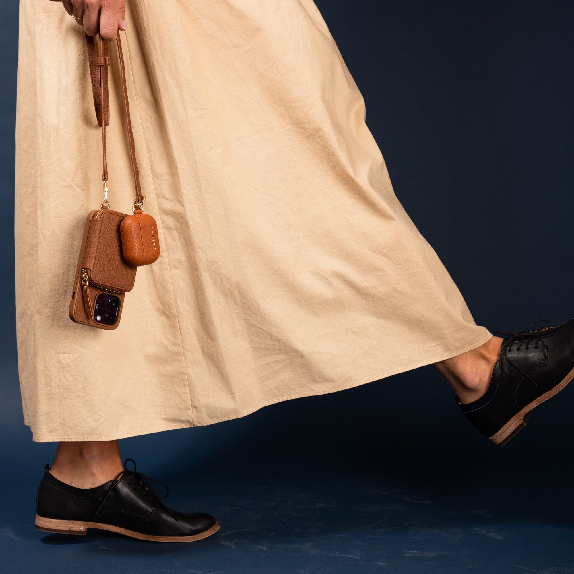 CASUPO Small Leather Goods Leather Airpod Case - Tan