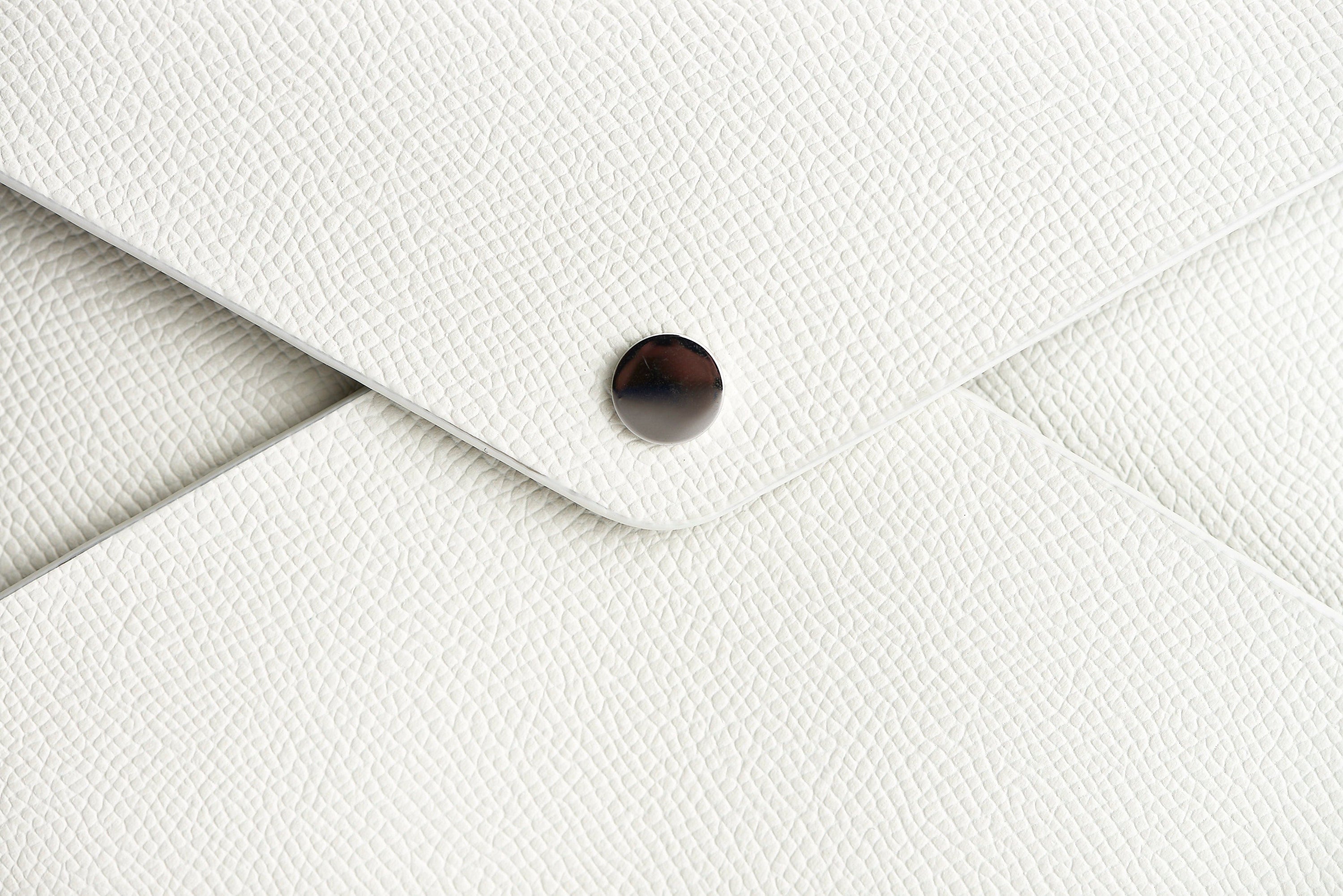 SOUL CARRIER The Pochette Clutch - White