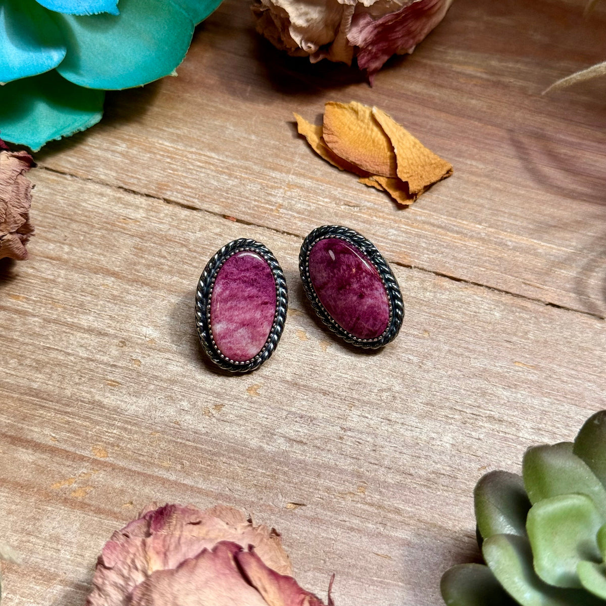 MJ Purple Spiny Oyster Twisted-Wire Stud Earrings