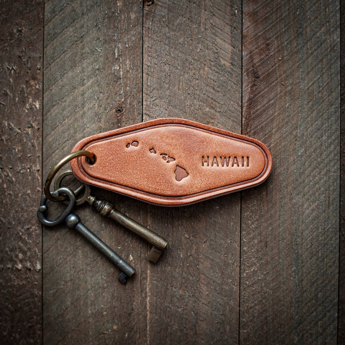 Hawaii State Silhouette Leather Keychain Motel Style