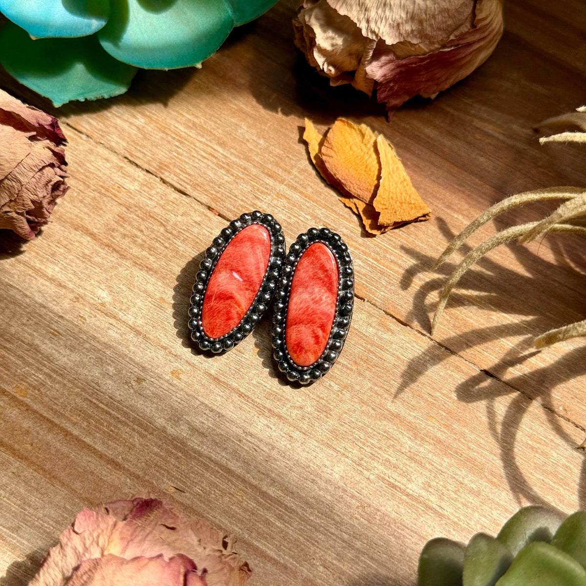 MJ Red Spiny Oyster Beaded Oval Stud Earrings