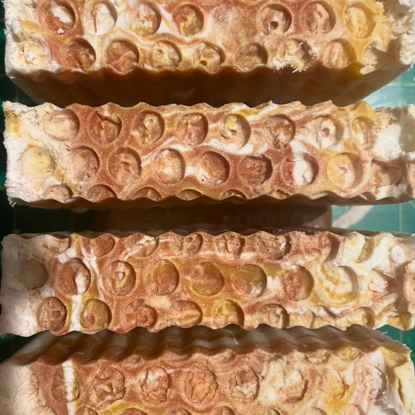 Creme de la Crop Hand Crafted Soap - Limone Honey