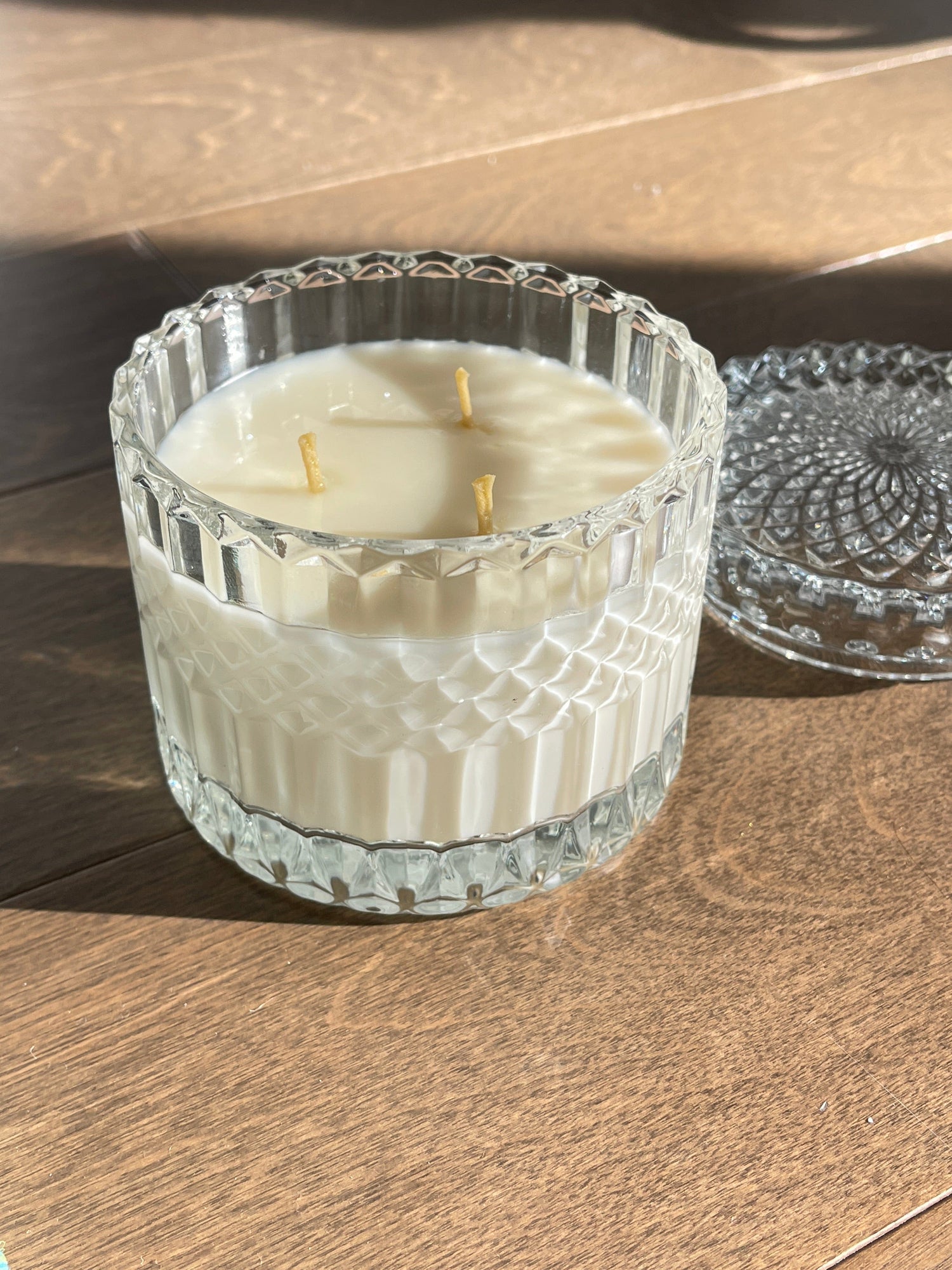 Oddly Brewed Soy candle Cloe Crystal Candle