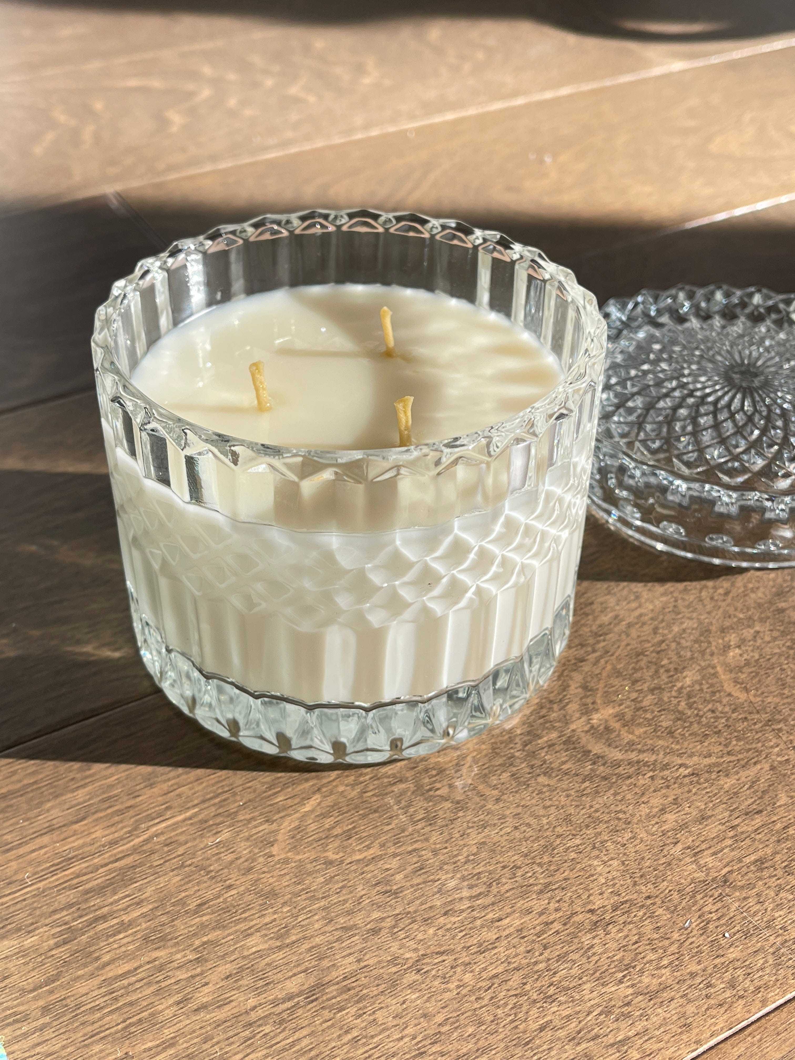 Oddly Brewed Soy candle Cloe Crystal Candle