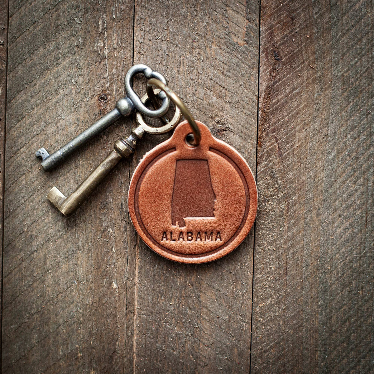Alabama State Silhouette Leather Keychain Circle