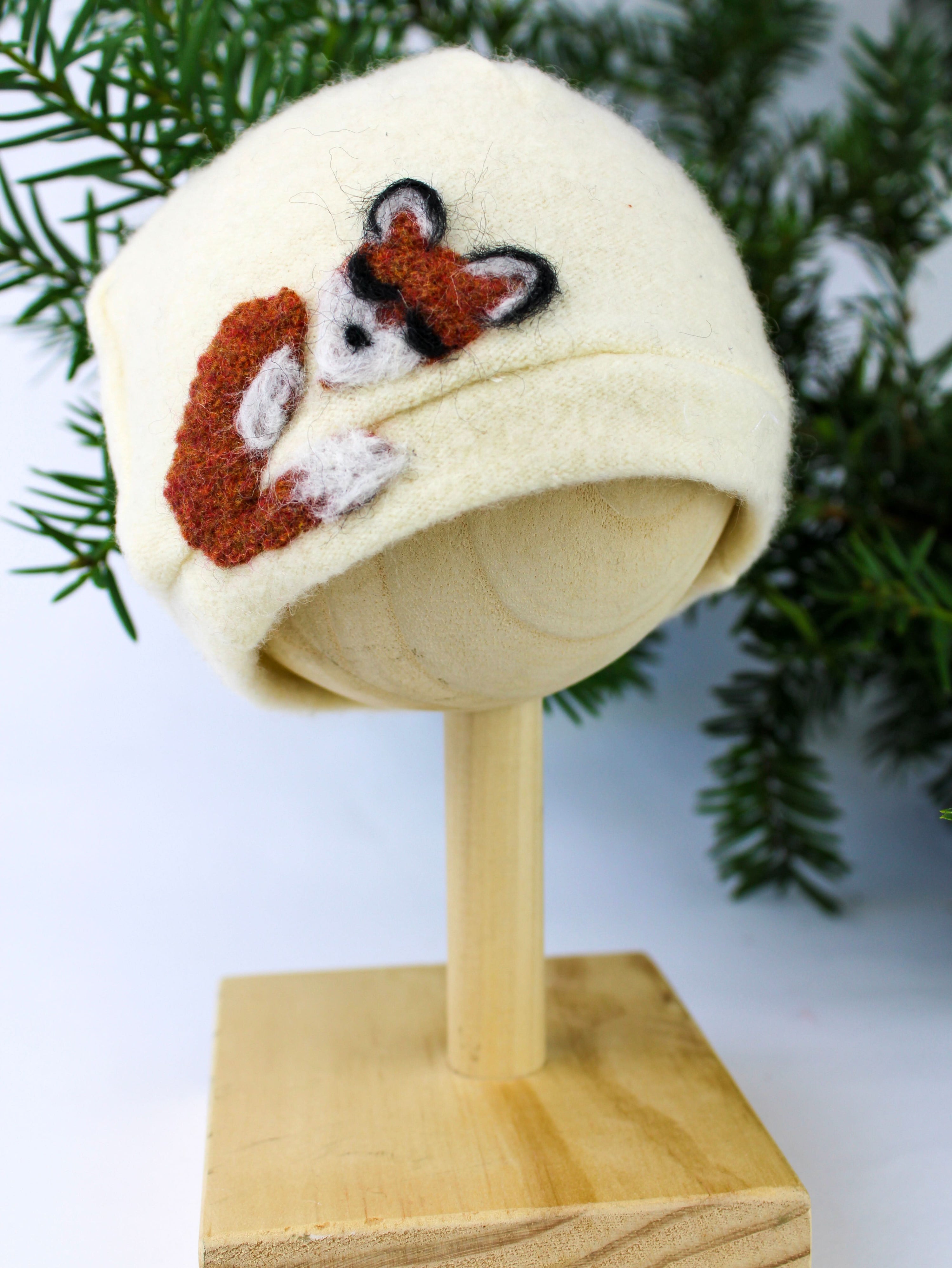 Ash &amp; Rose hat Ivory Sleeping Fox Cashmere Hat - Newborn