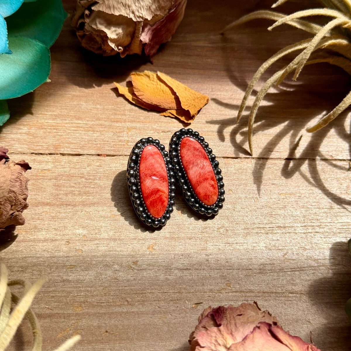MJ Red Spiny Oyster Beaded Oval Stud Earrings