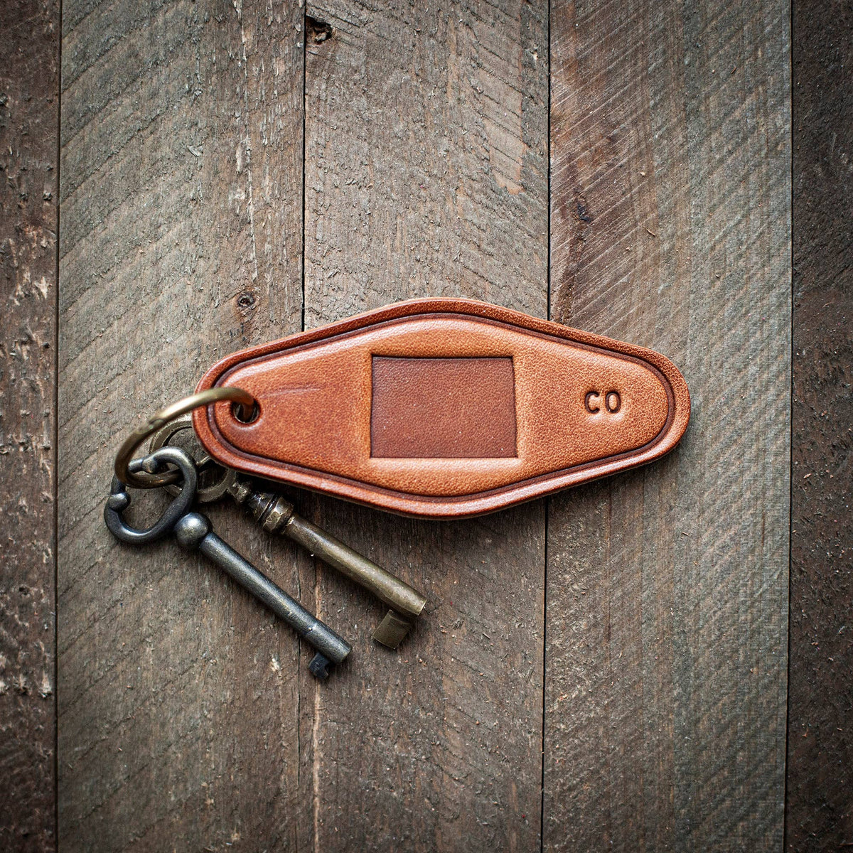 Colorado State Silhouette Leather Keychain Motel Style