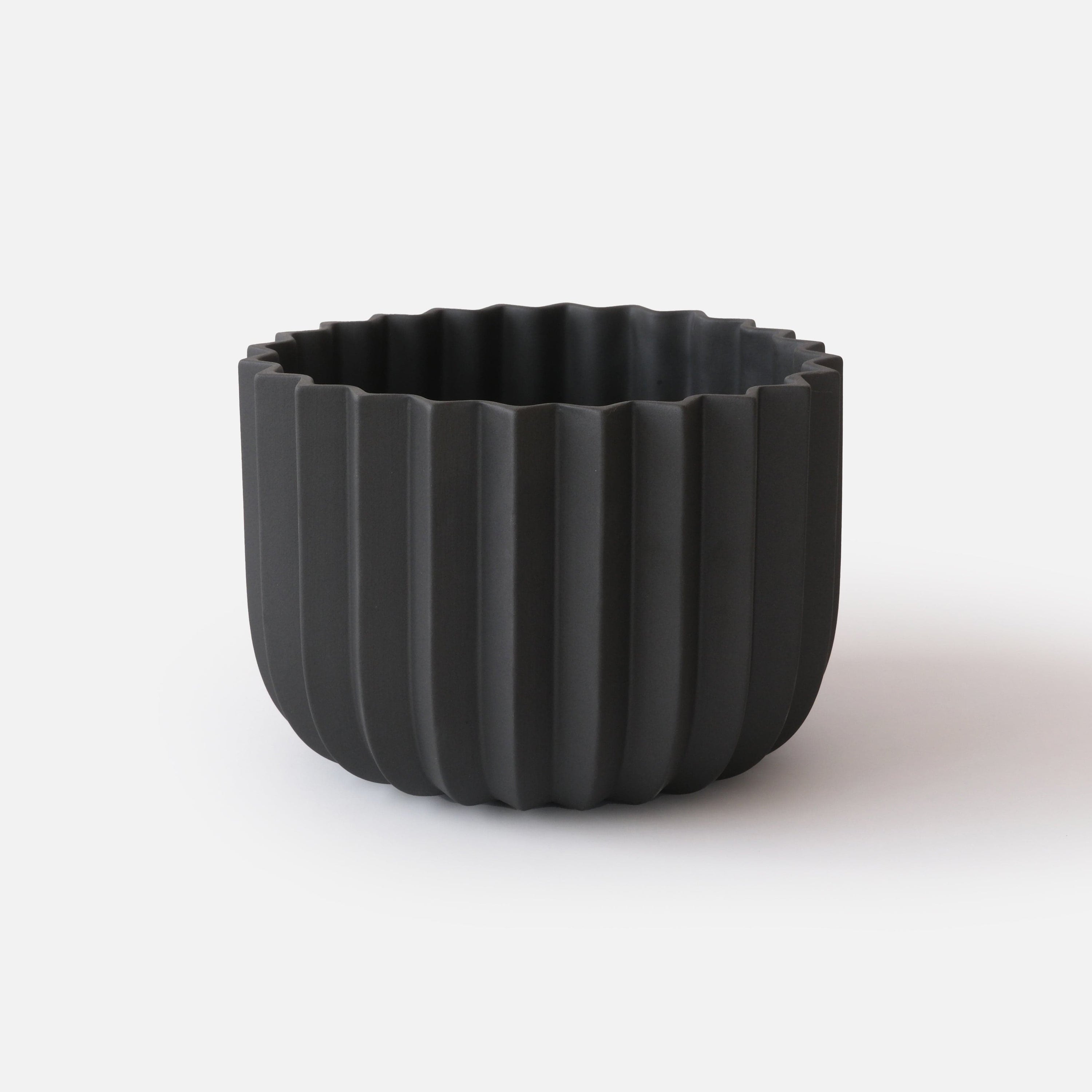 Misewell Pots &amp; Planters black / 9 inch Wrap Planter - 4 sizes
