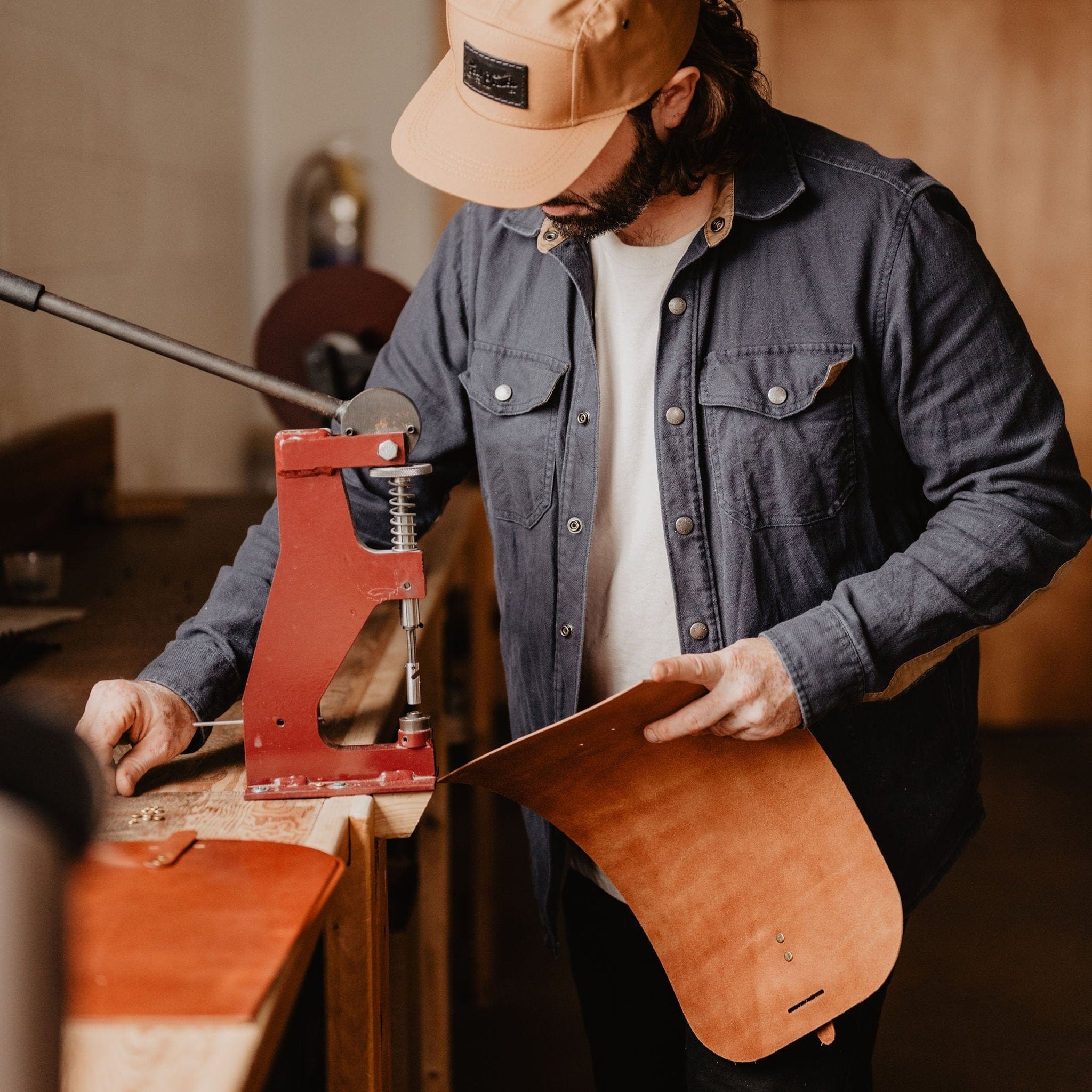 The Local Branch Leather The Navigator Purse - USA Made