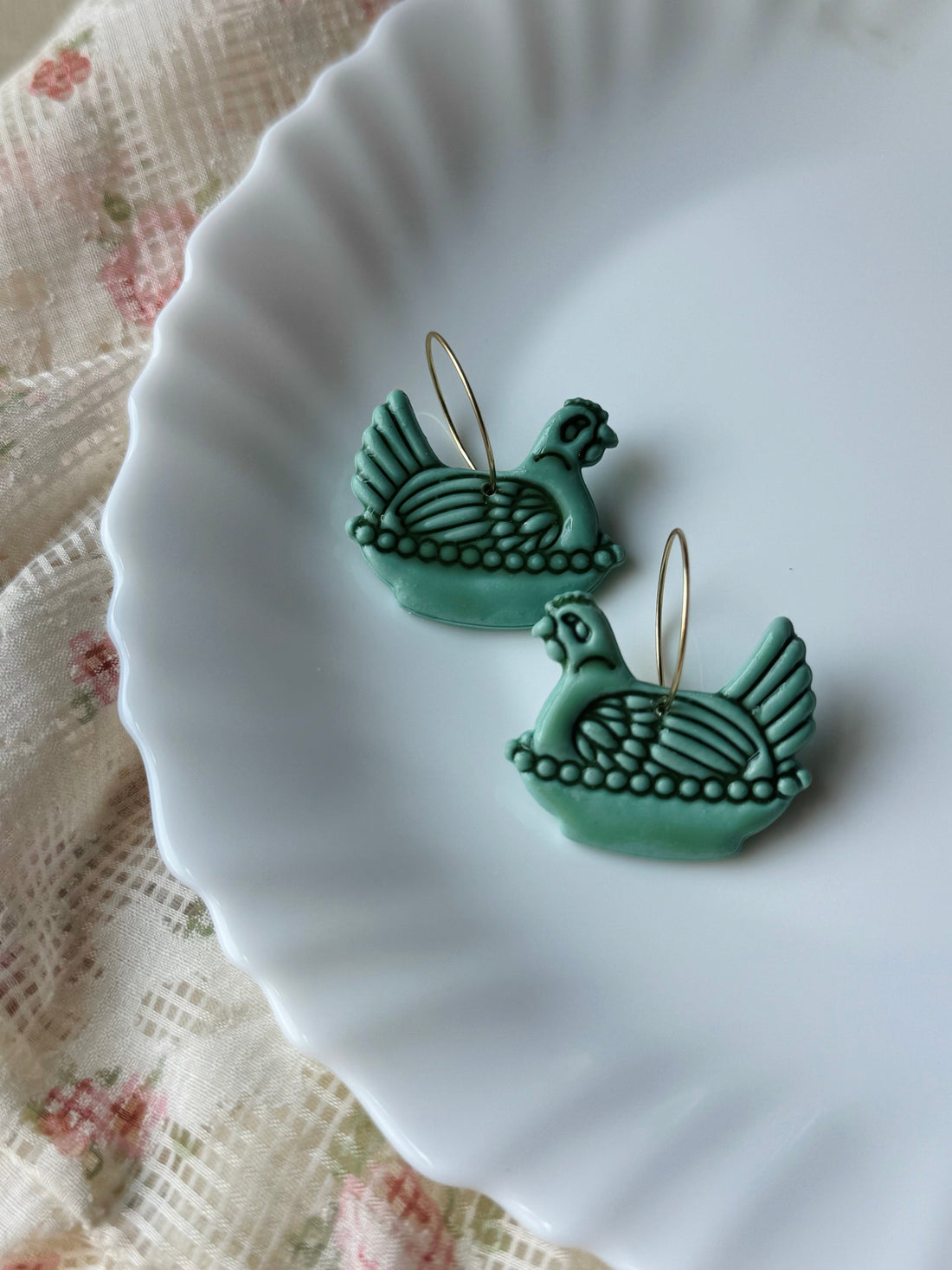 Hen On Nest, in Jadeite