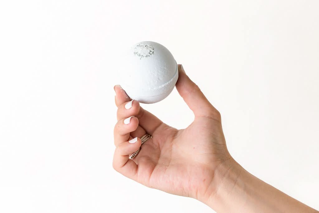Lizush FAVORS Bulk - 100 Natural Vegan Mix scents Bath Bombs - White