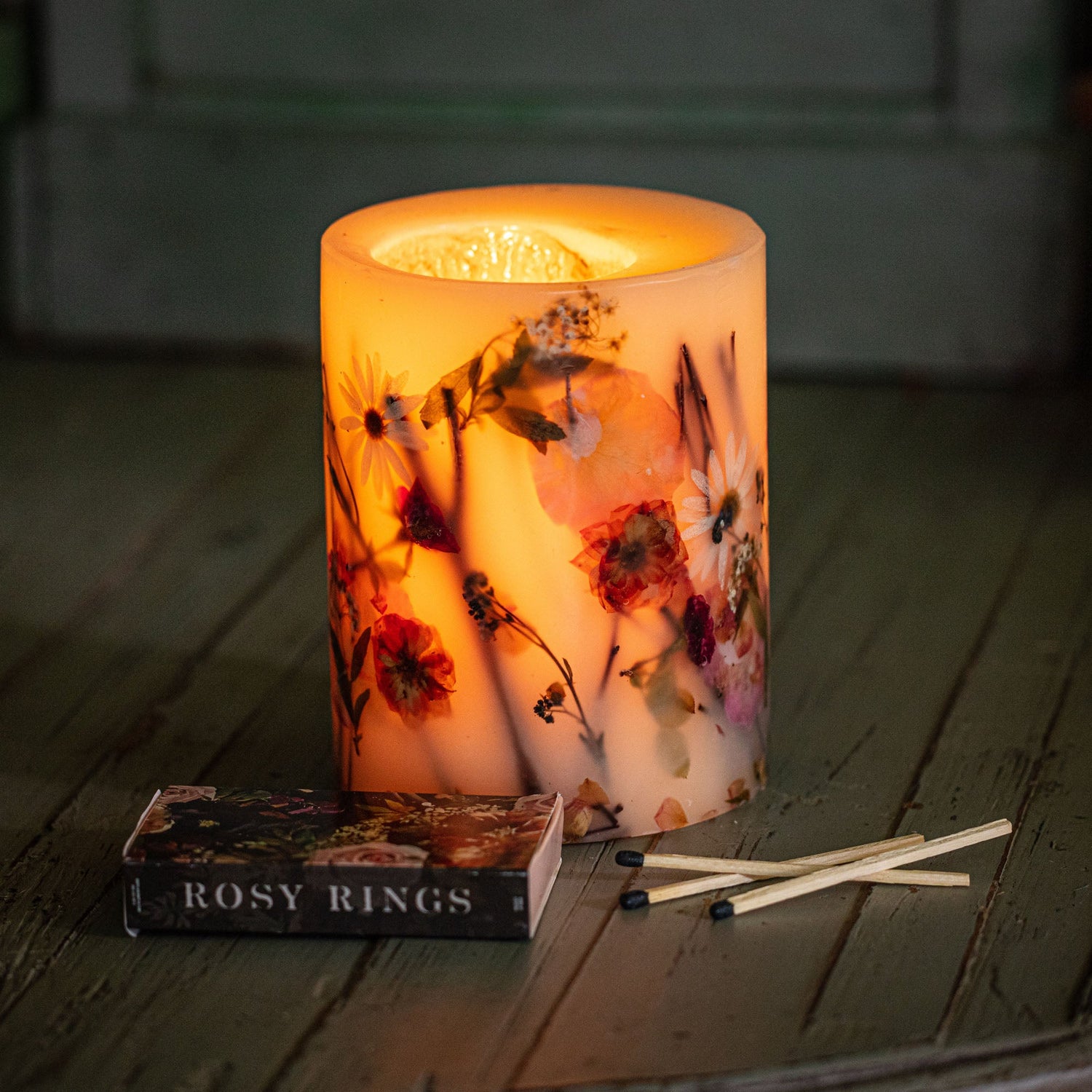 Signature Botanical Candle - Apricot Rose