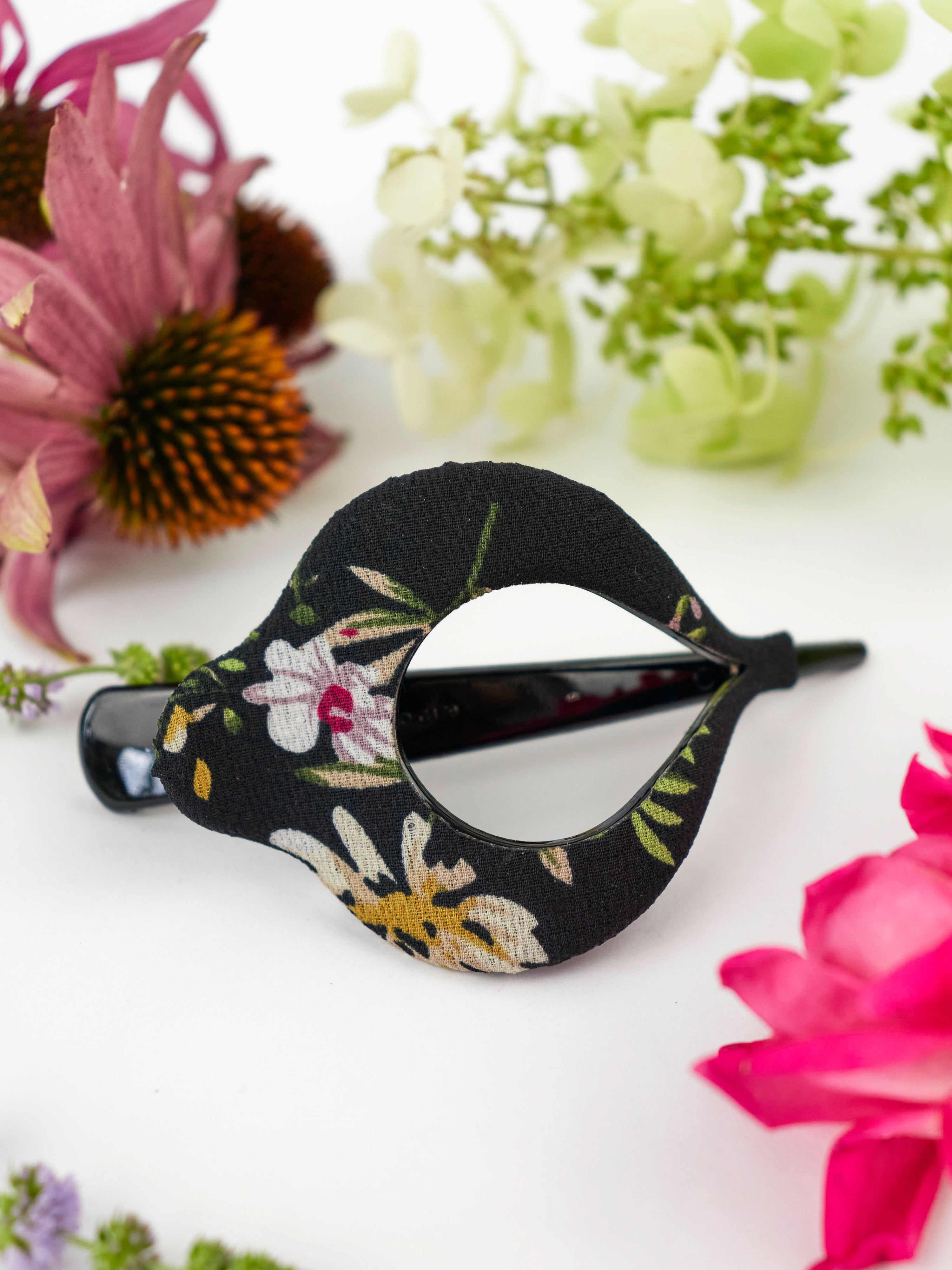 Ash &amp; Rose Hair Clip Black Wildflower Arc Clip