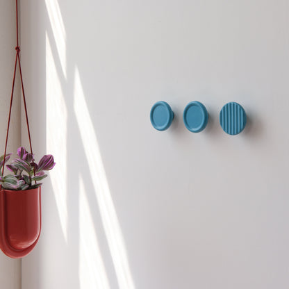 Misewell modern furniture Sequence coat hook - Fluted
