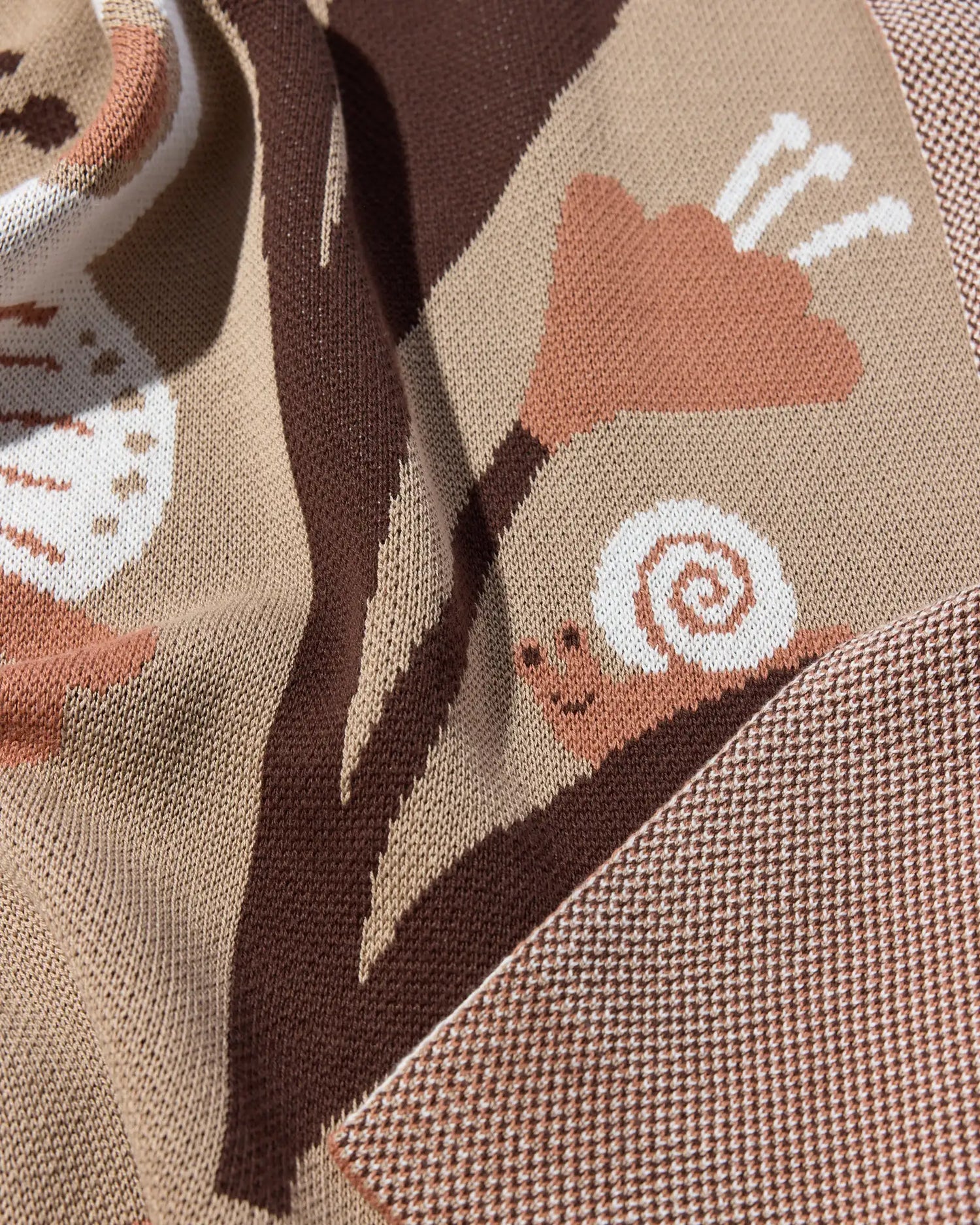 Biquette Throw Blanket Bugs in Love