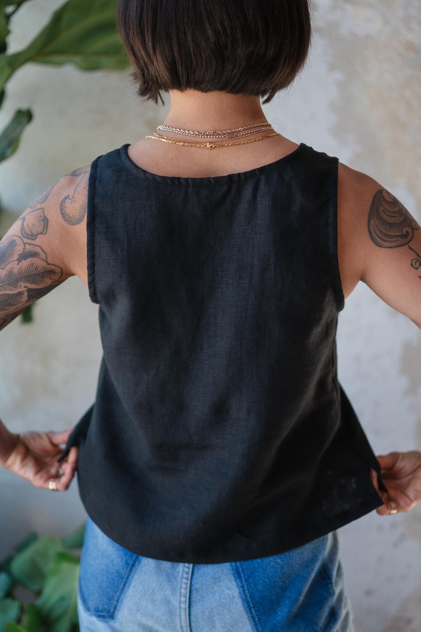 Classic Tank in Black Linen