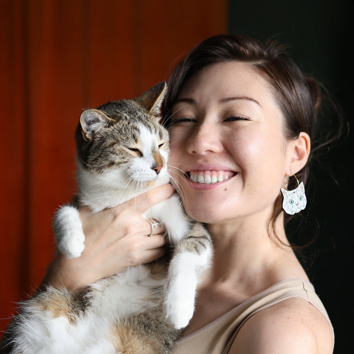Persian White Cat Hoops