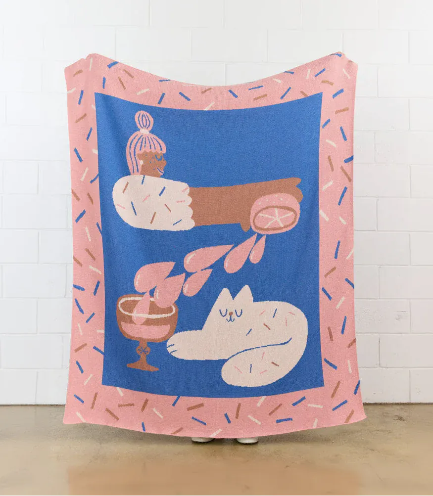 Biquette Throw Blanket Cocktail Cat - Throw Blanket