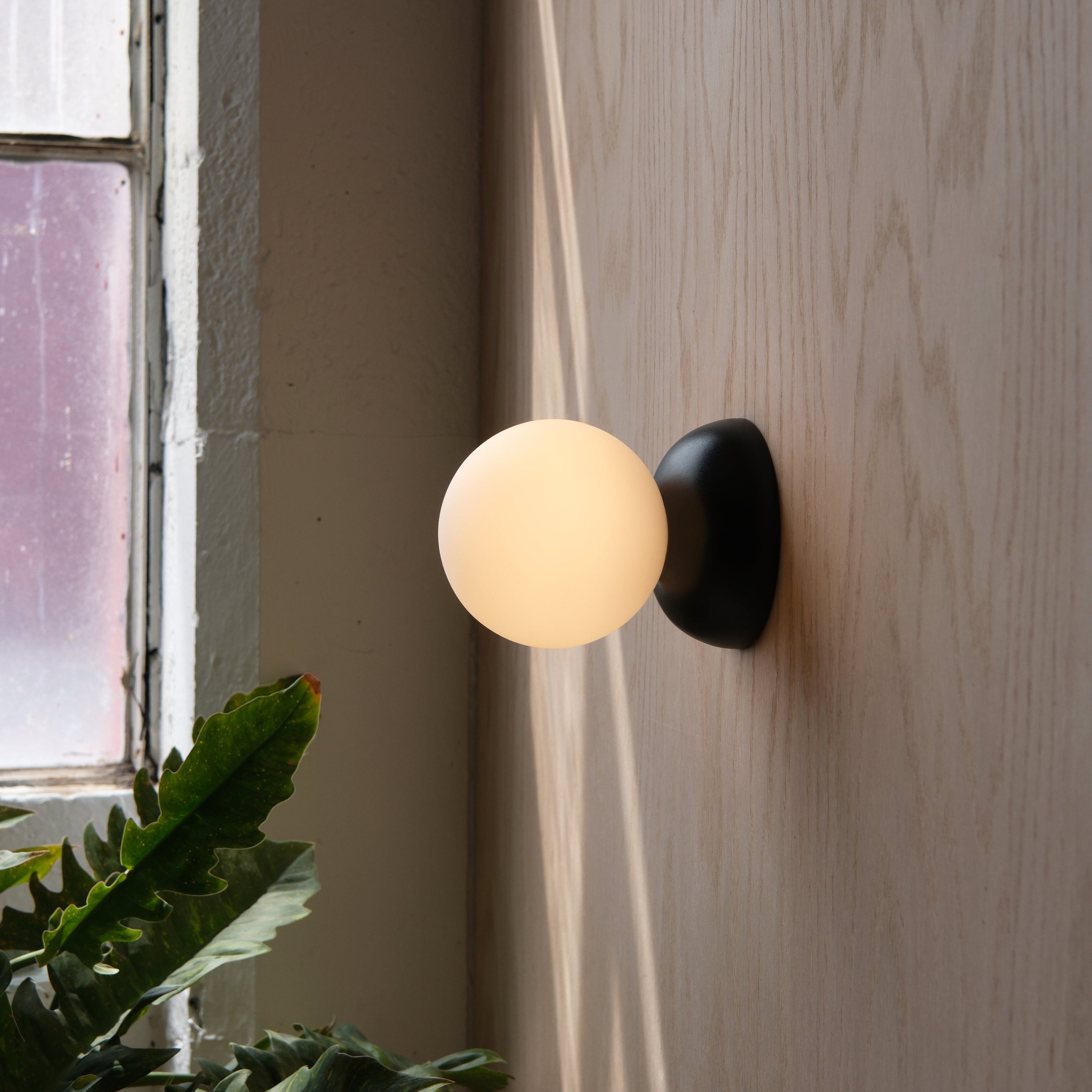 Misewell Lamps Black / Plug in (on/off) Monroe Sconce