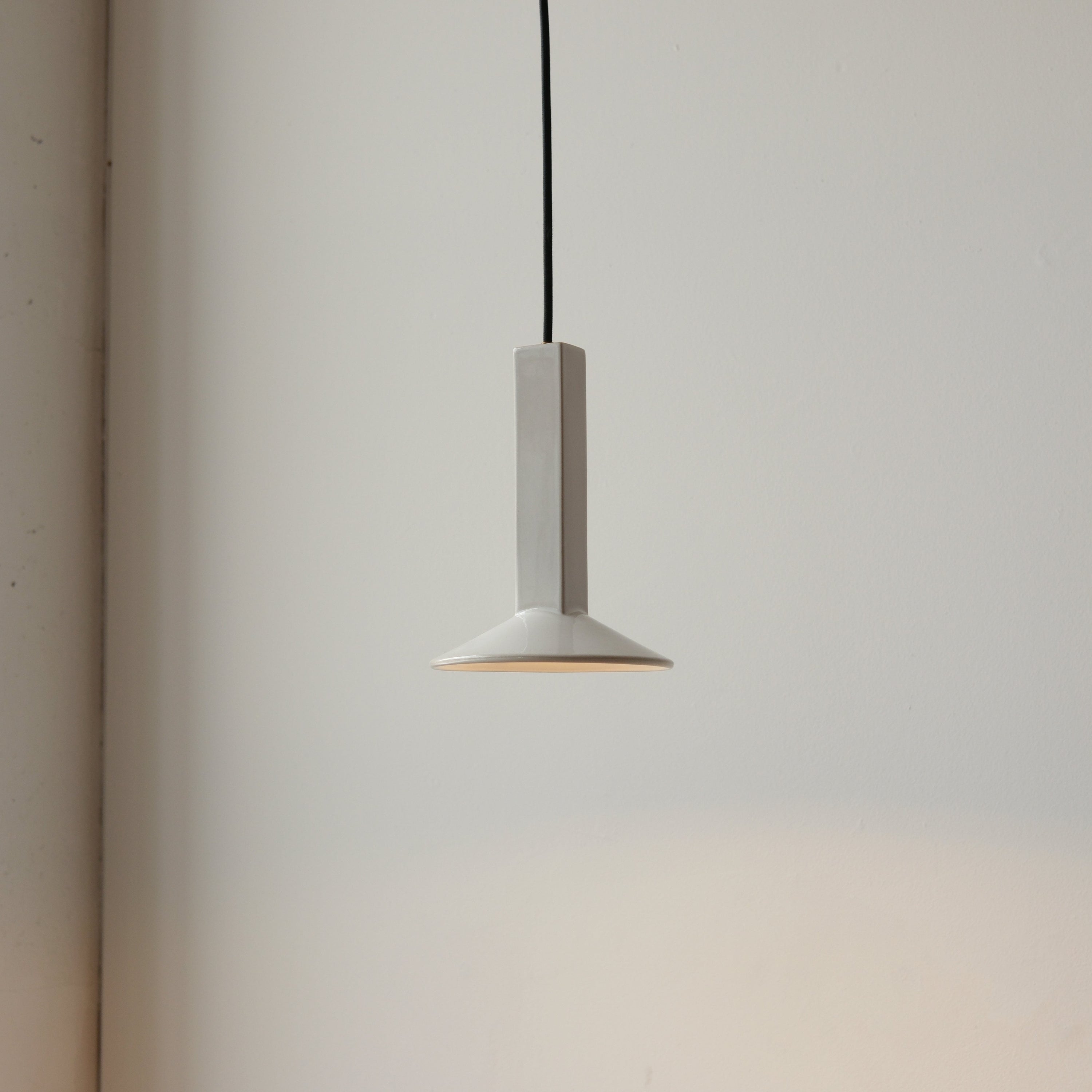 Misewell Lamps White Glossy / Hard-wired Arthur Pendant