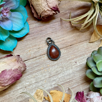 MJ Brown Wild Horse Teardrop Charm &amp; Sterling Pearl Necklace – No. 1