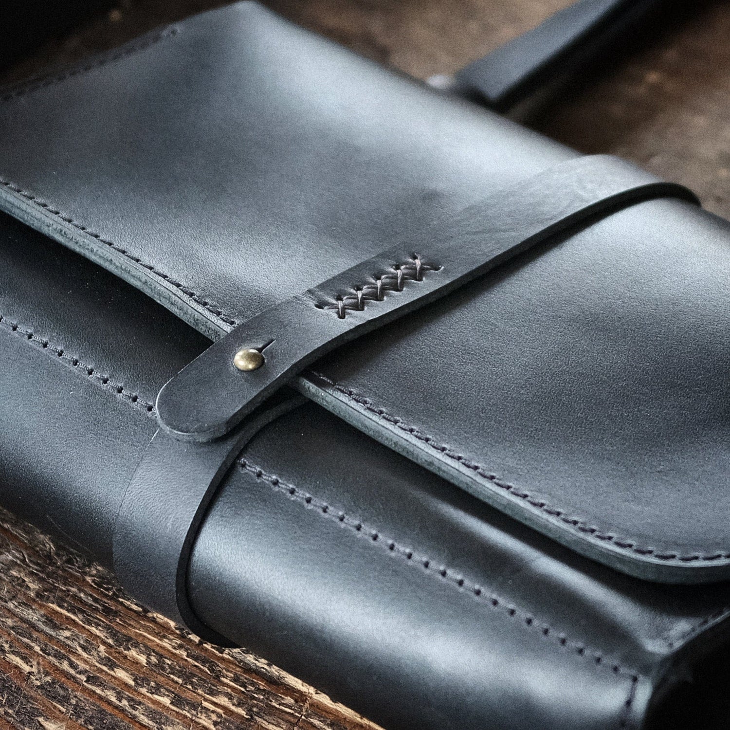 The Local Branch Leather The Navigator Purse - USA Made