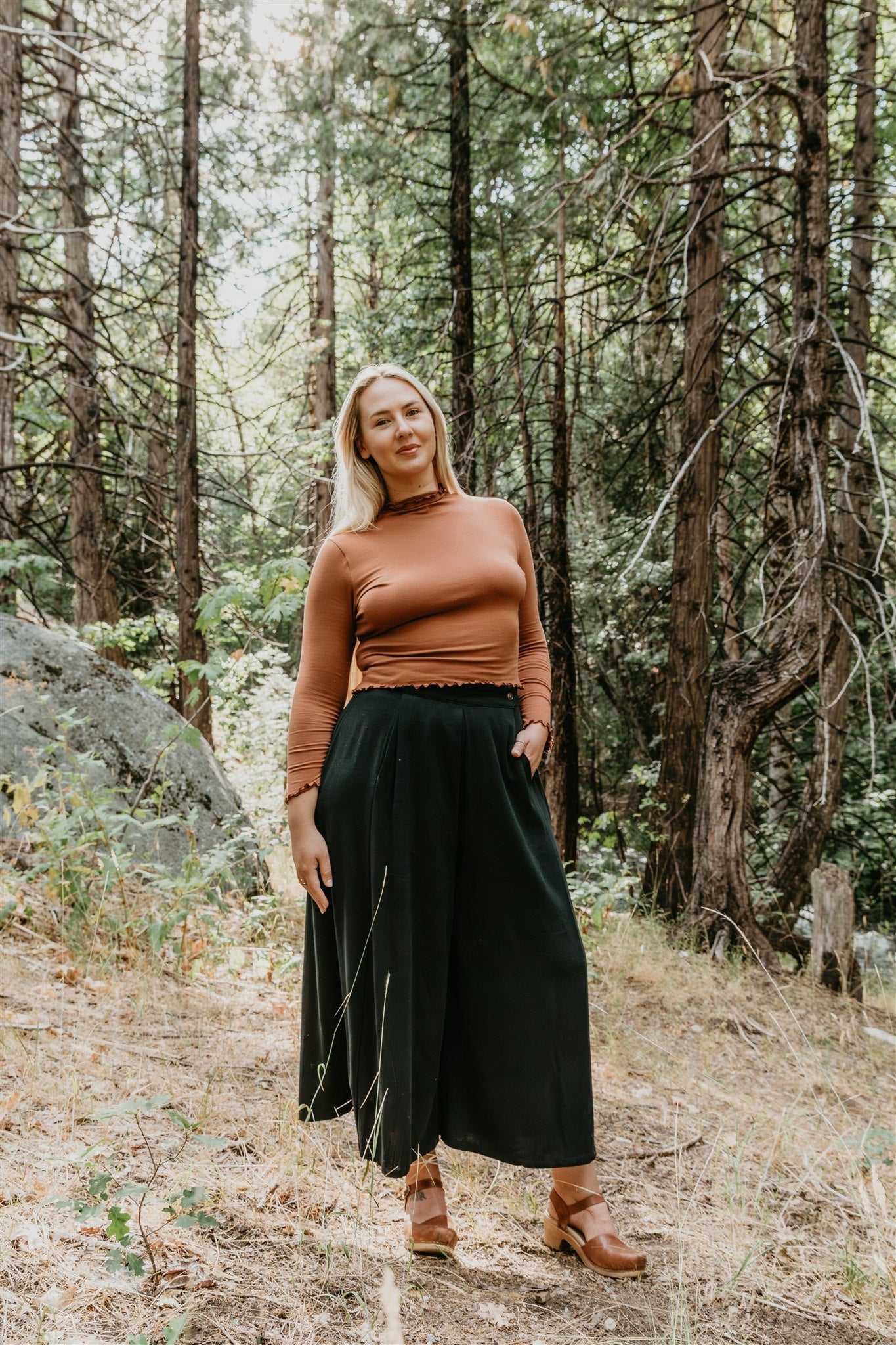 Rue Pants in Black Linen