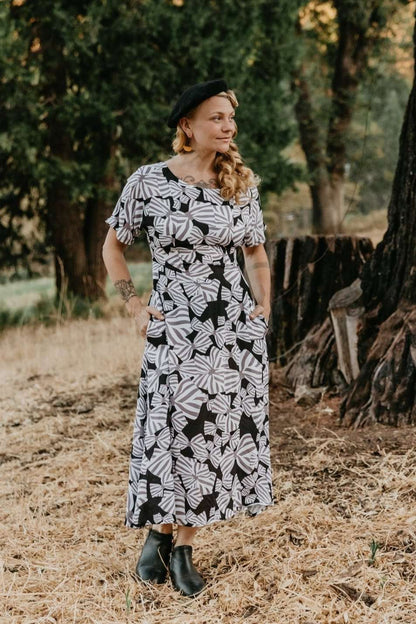 Field Day Dress Bella Dress in Bow Tie Challis