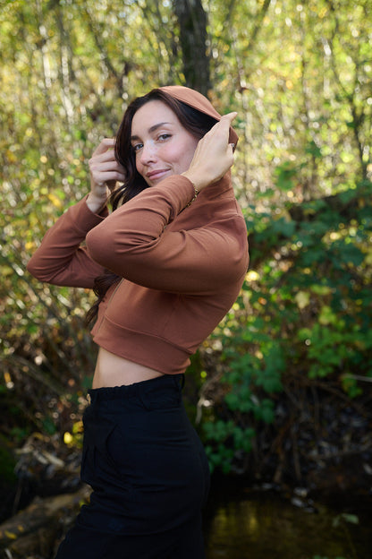 Cropped Hoodie In Sienna Brown