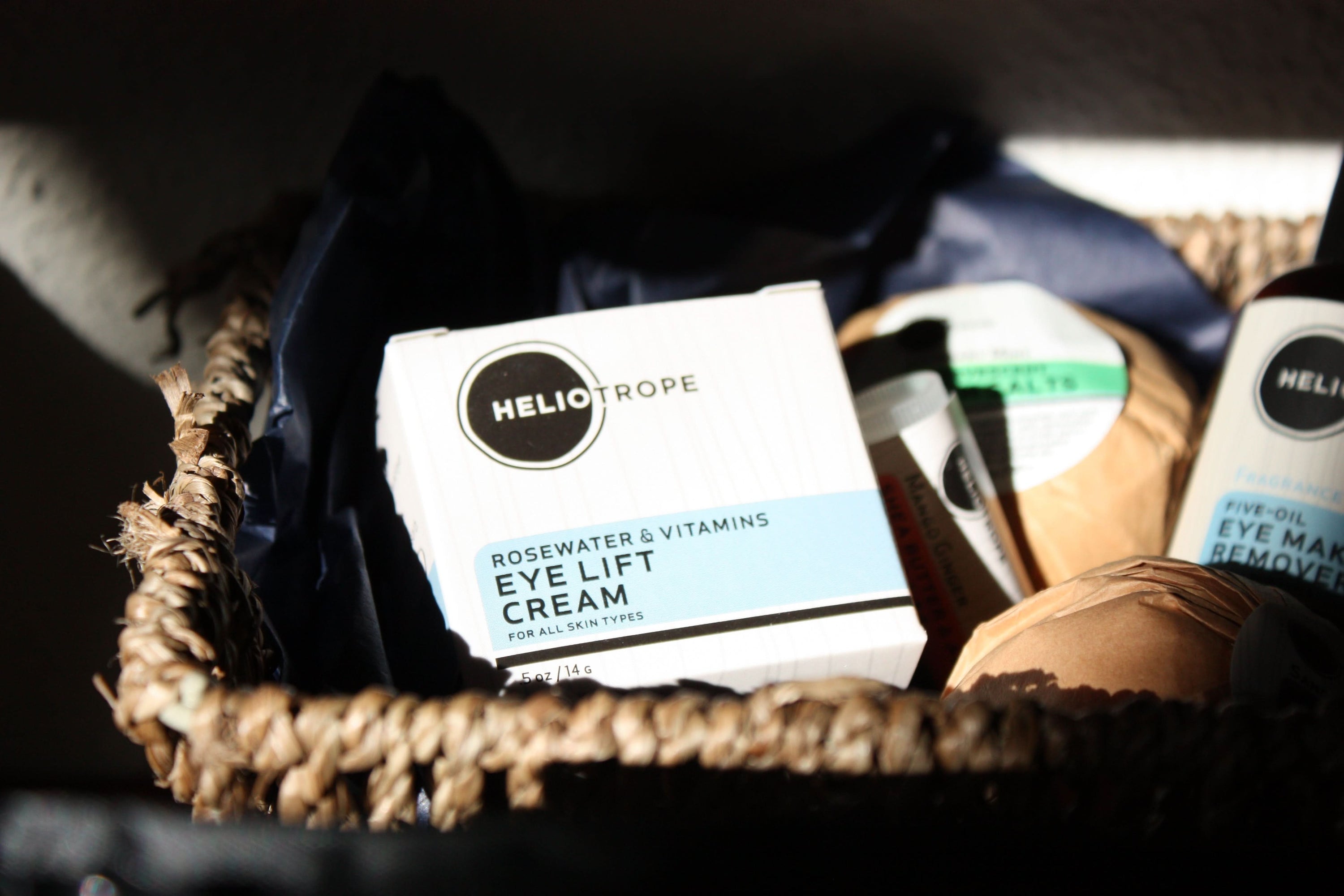 Heliotrope SF Eye Cream Rosewater &amp; Vitamins Eye Lift Cream