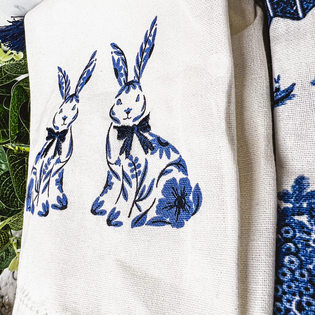 Gia Roma Dish Towel Chinoiserie Bunny