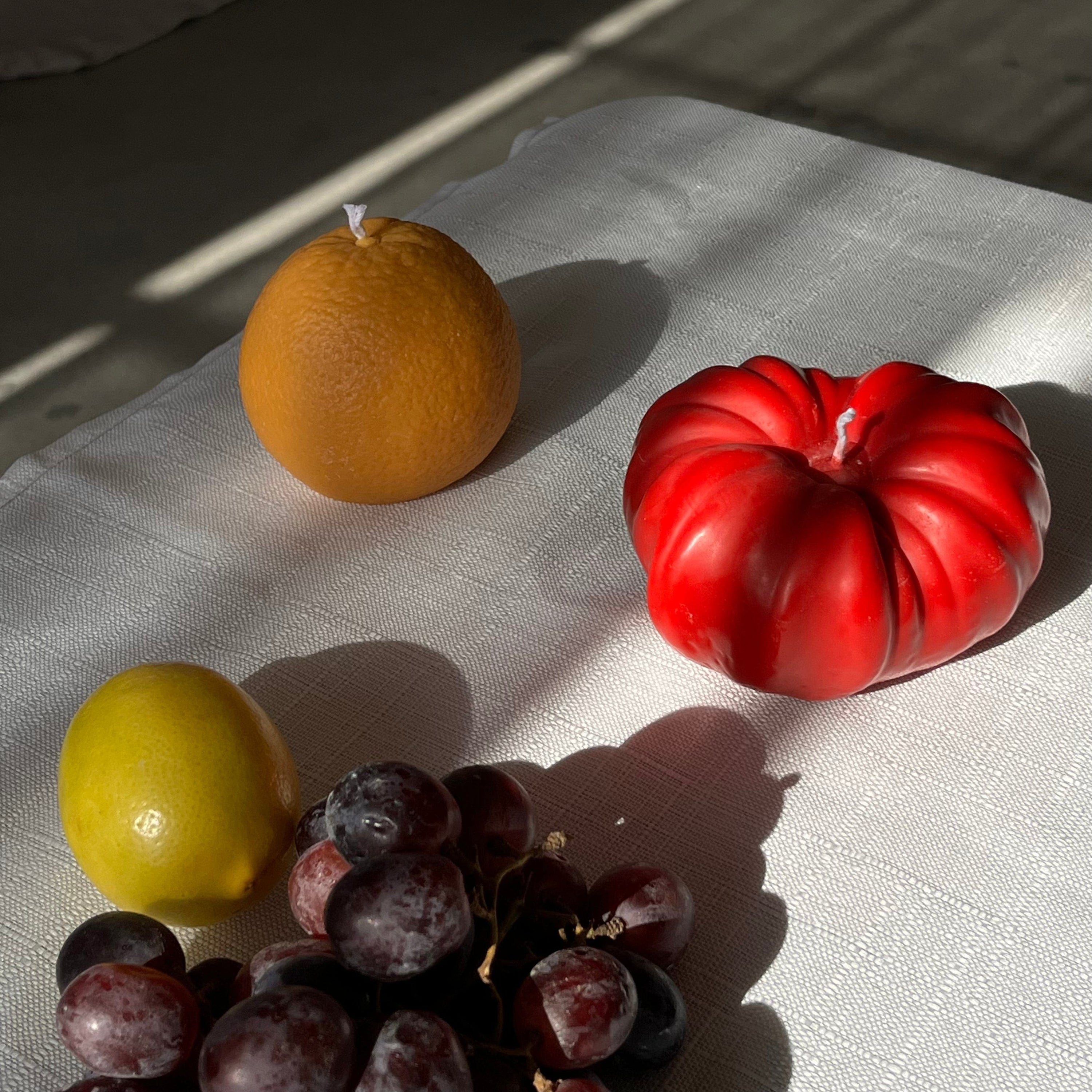 Scandles Farmers Markets Red / Tomato Leaf / Single Tomato Jumbo Heirloom Tomato Candle - Red