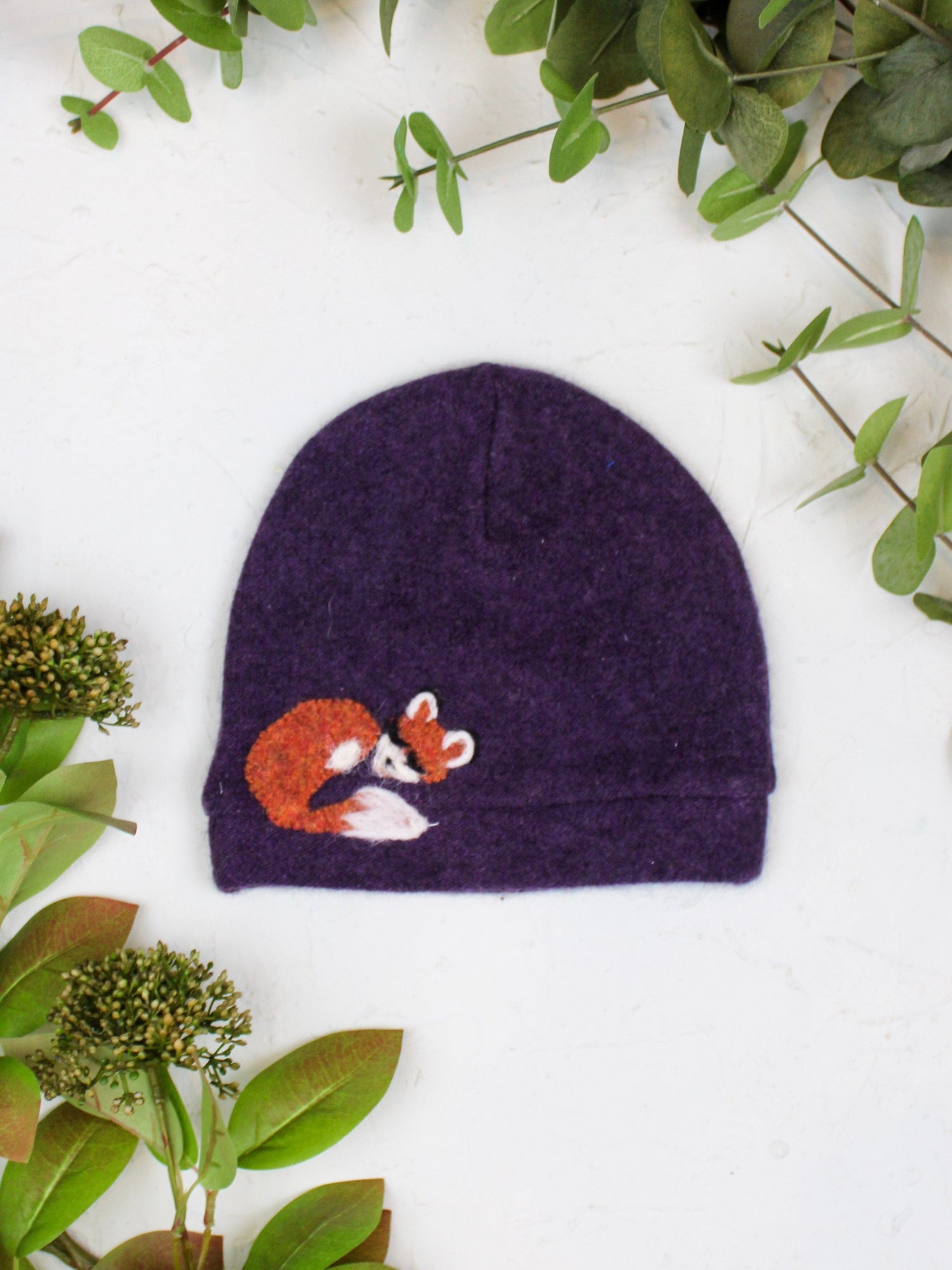 Ash &amp; Rose hat Purple Sleeping Fox Cashmere Hat - Child
