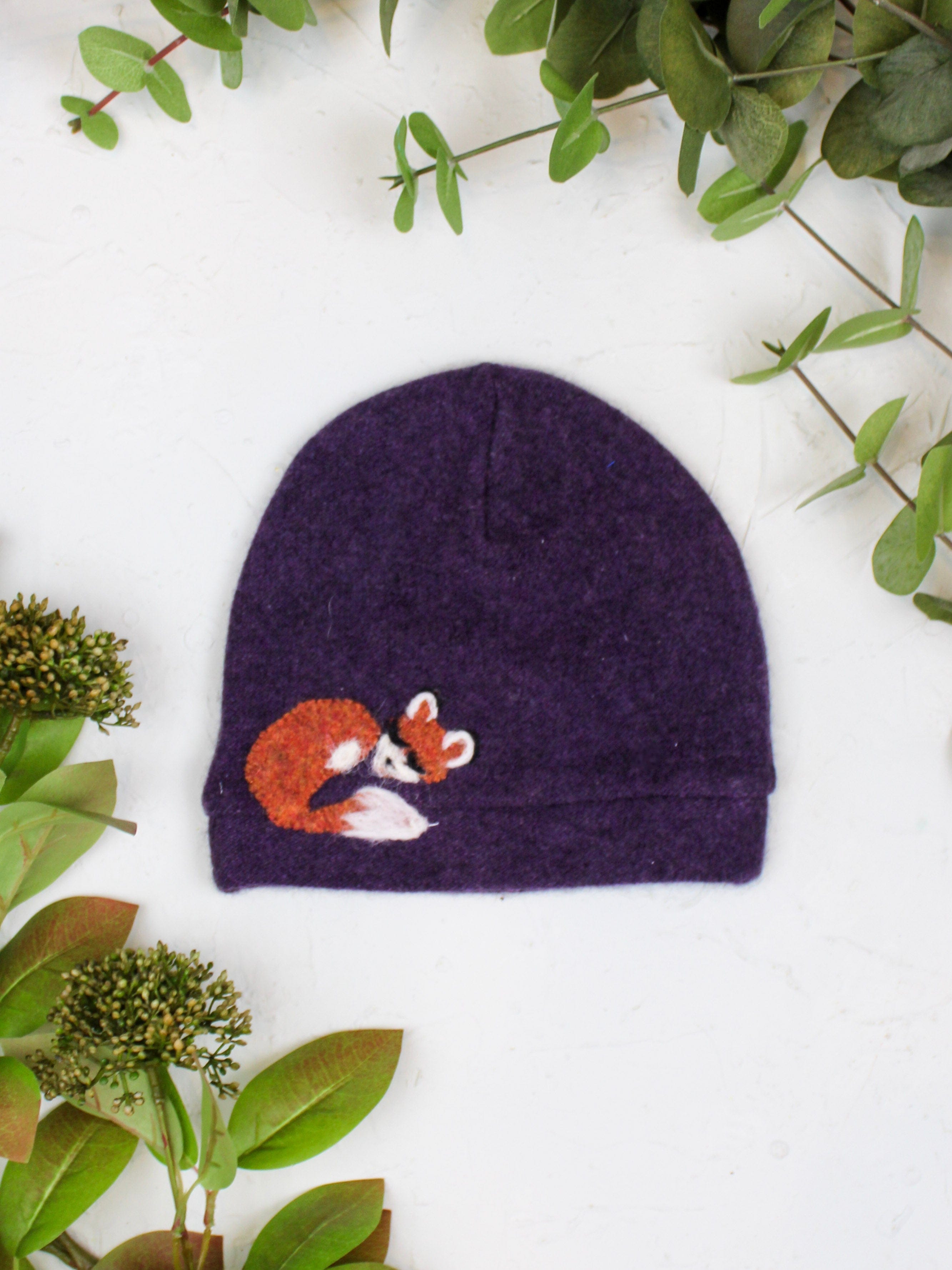 Ash &amp; Rose hat Purple Sleeping Fox Cashmere Hat - Child