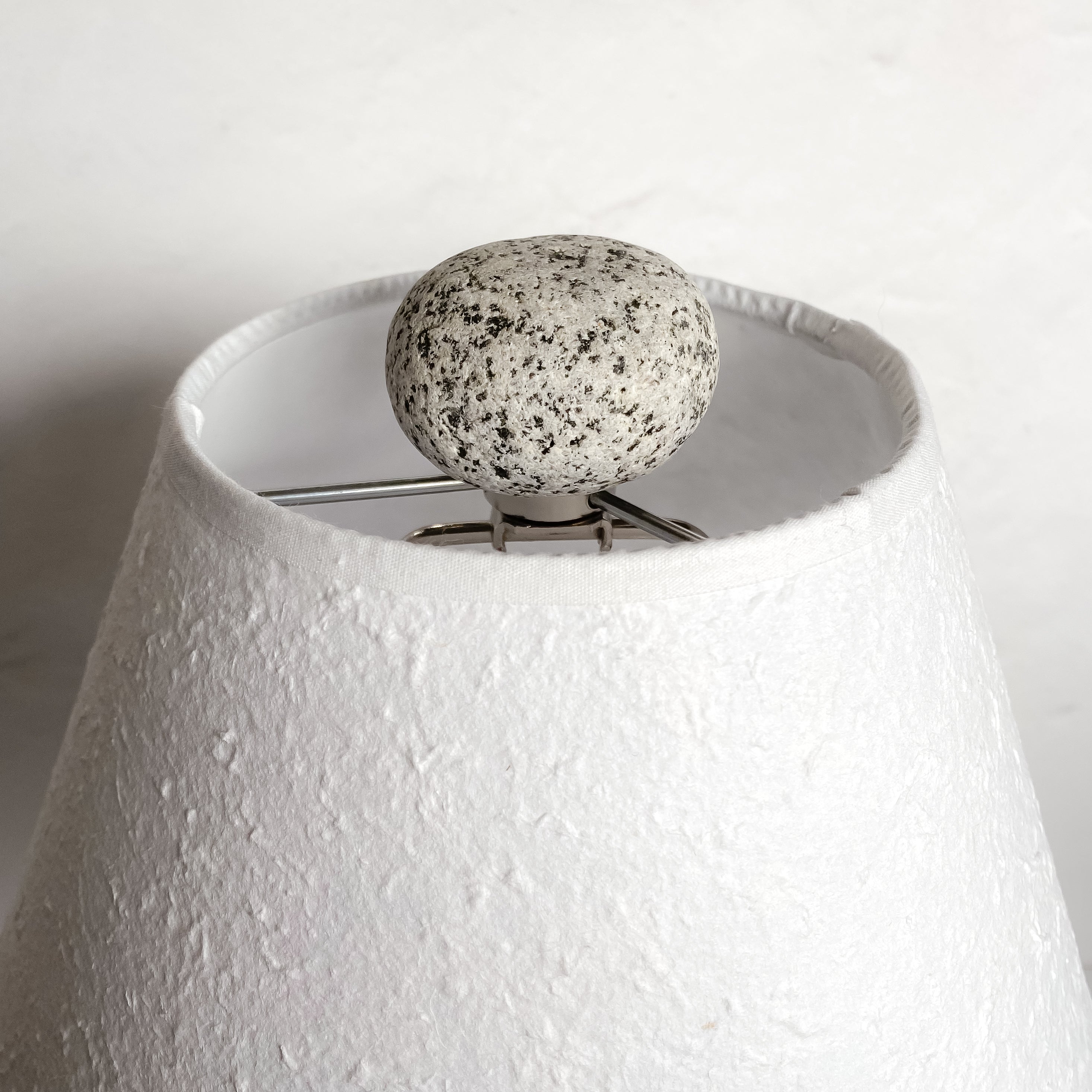 Single Stone Lamp