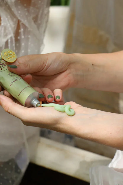 Manuka Honey &amp; Blue Tansy Hand Balm