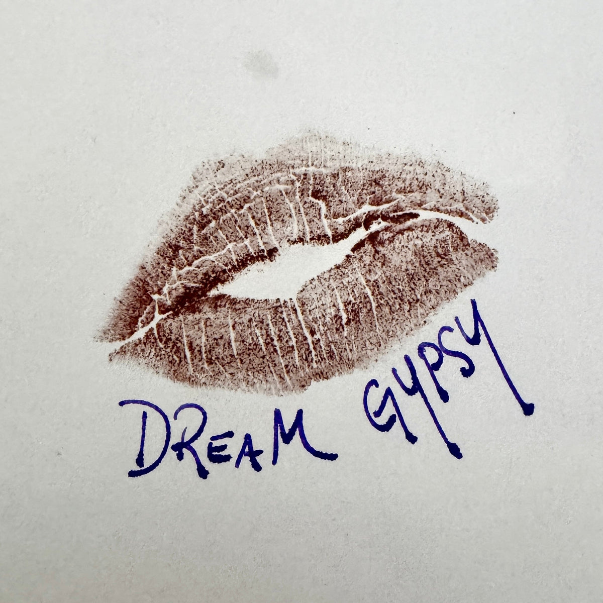 Lipstick : 8 Luxurious Shades