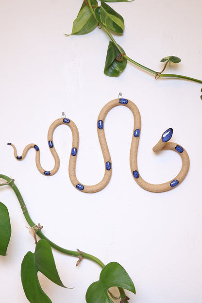 Carter + Rose Selena Horizontal Ceramic Wall Snake