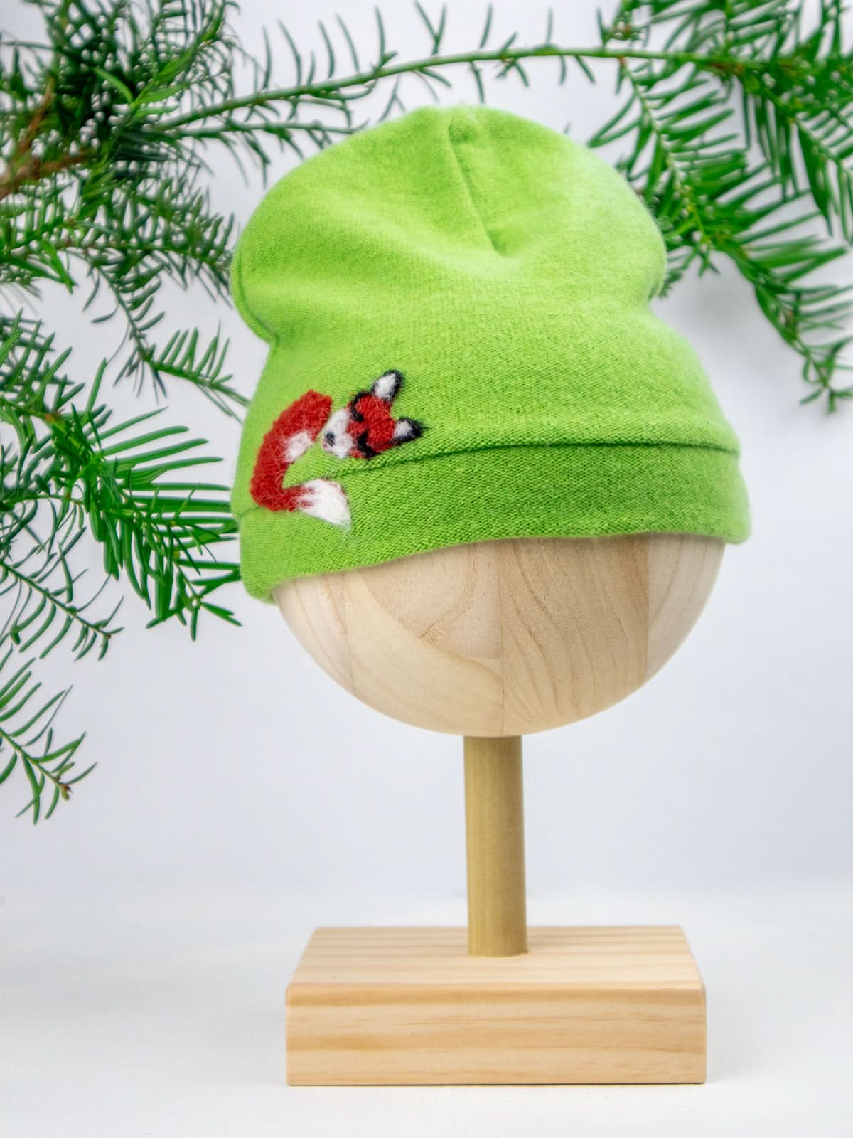 Ash &amp; Rose hat Pear Sleeping Fox Cashmere Hat - Child