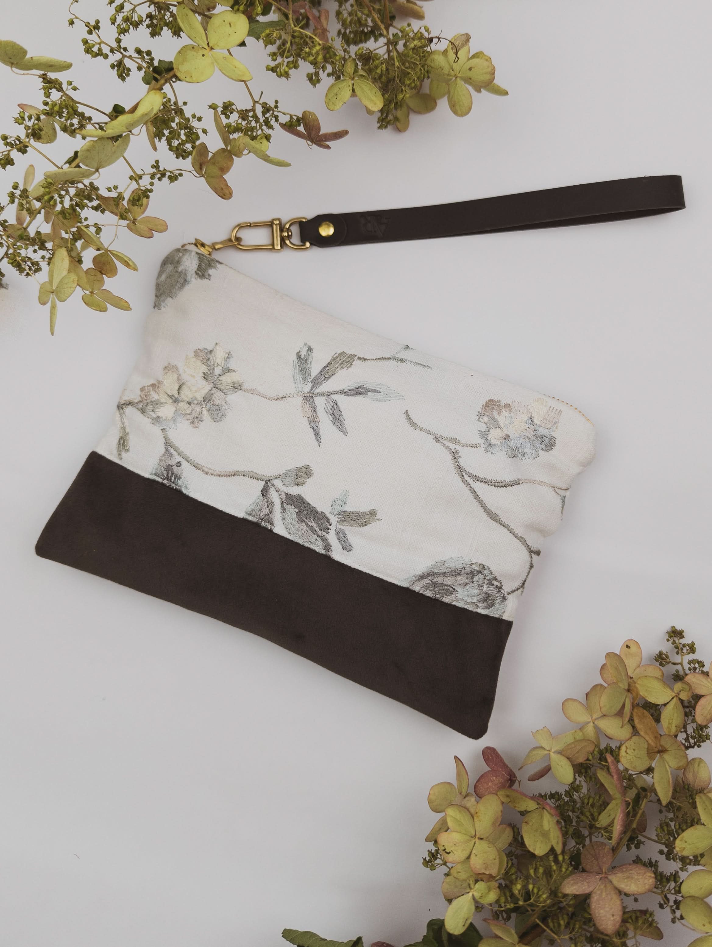 Ash &amp; Rose Winona Embroidered Linen Wristlet