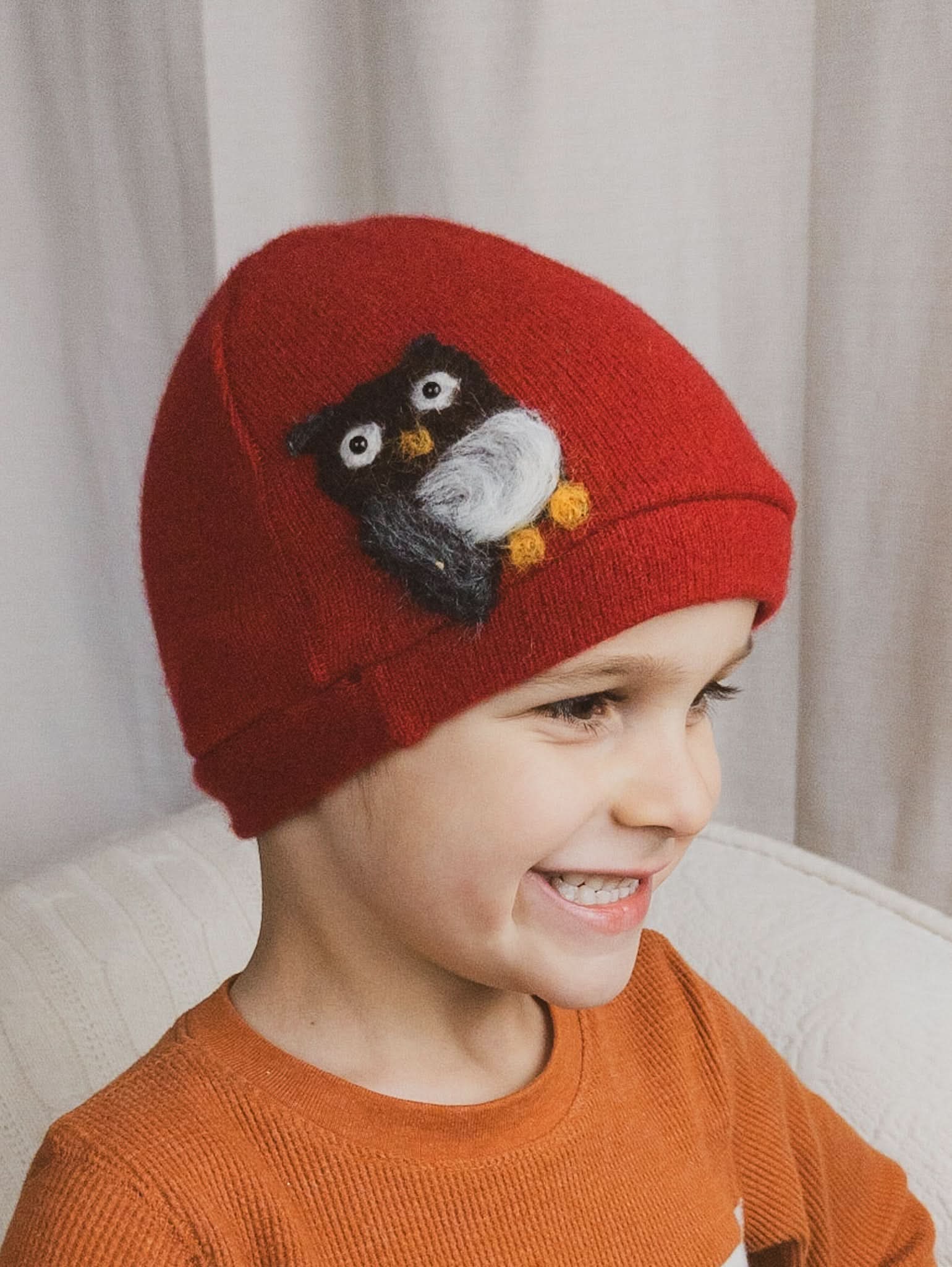 Ash &amp; Rose hat Red Owl Cashmere Hat - Child