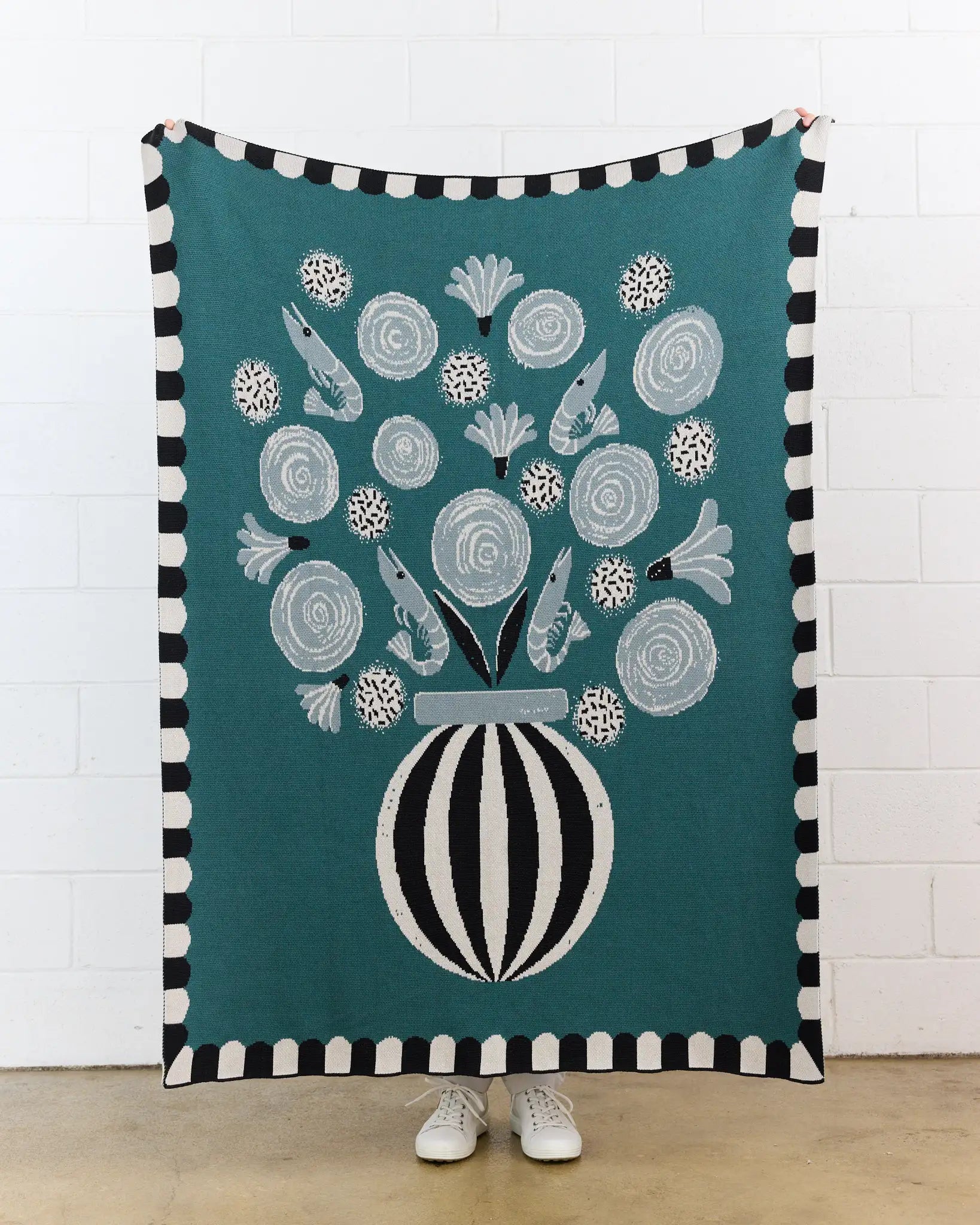 Biquette Throw Blanket Le Bouquet