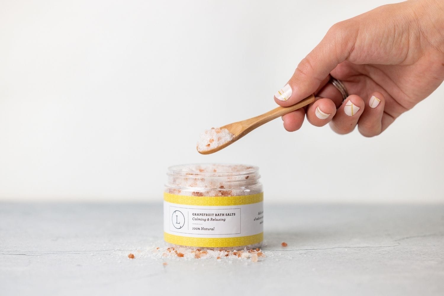 Lizush BATH BOMBS &amp; SALTS Grapefruit Natural Bath Salt Soak with Dead sea, Epsom and Himalayan salts