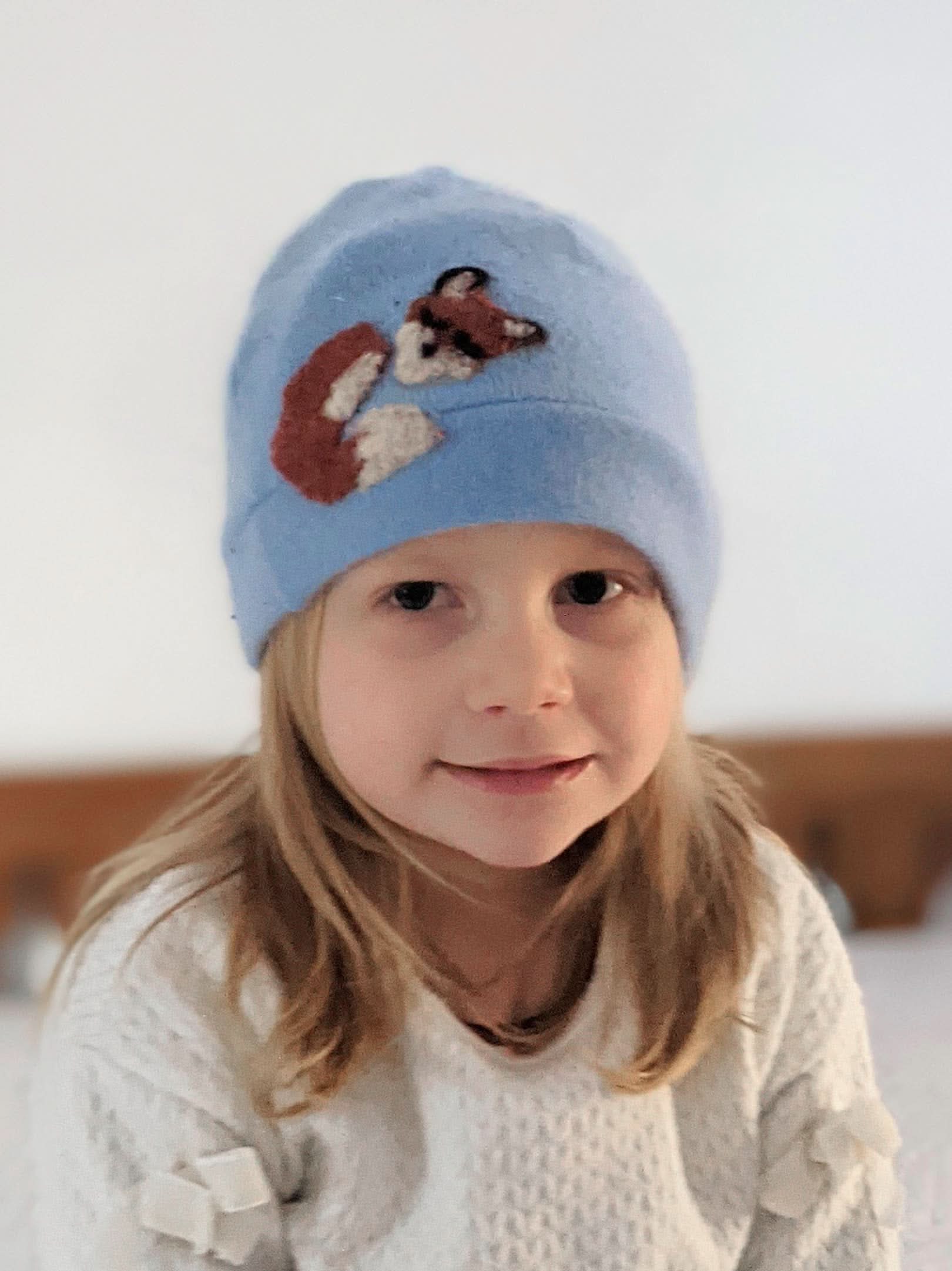 Ash &amp; Rose hat Sky Sleeping Fox Cashmere Hat - Child