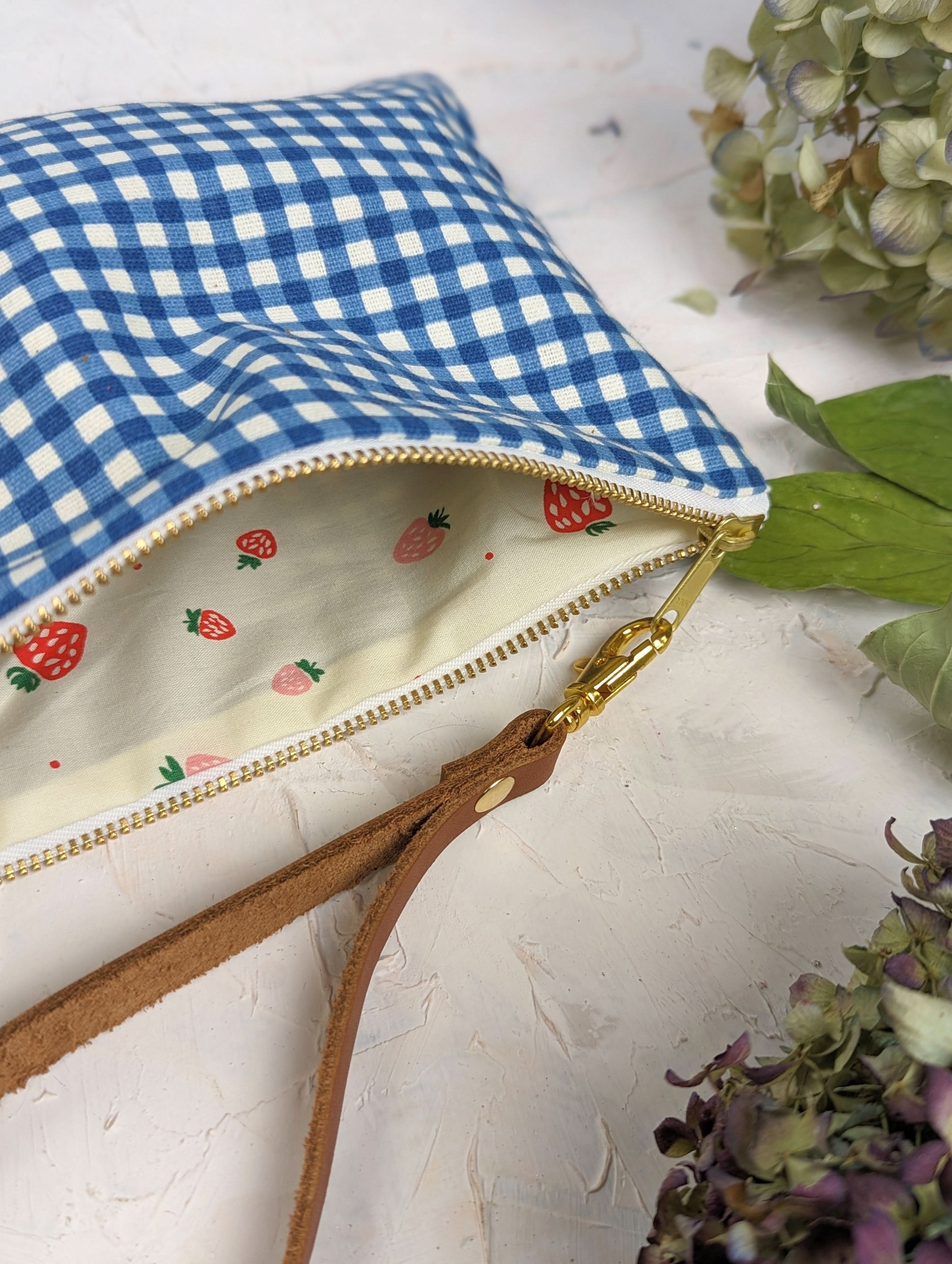 Ash &amp; Rose White Summer Picnic Wristlet Purse