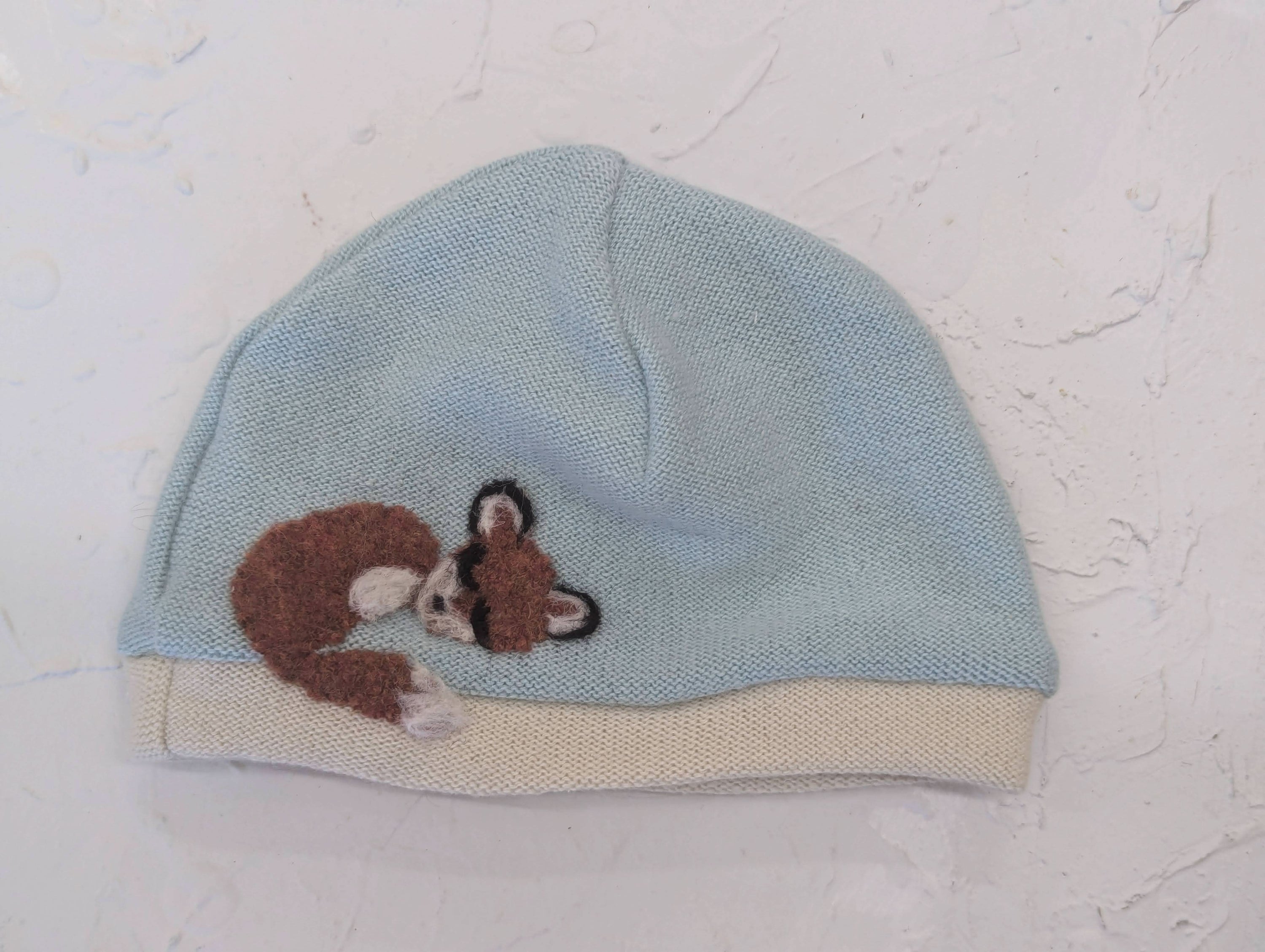 Ash &amp; Rose hat Sky Sleeping Fox Cashmere Hat - Baby