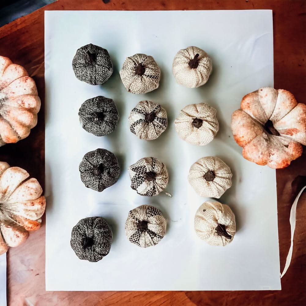 Gia Roma Pumpkins Mini Pumpkins 12pk