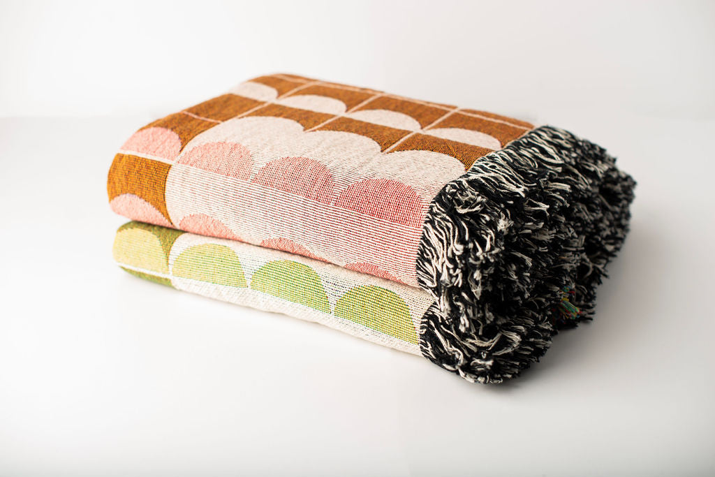 Quinn Meadow Green Scallop Cotton Throw Blanket